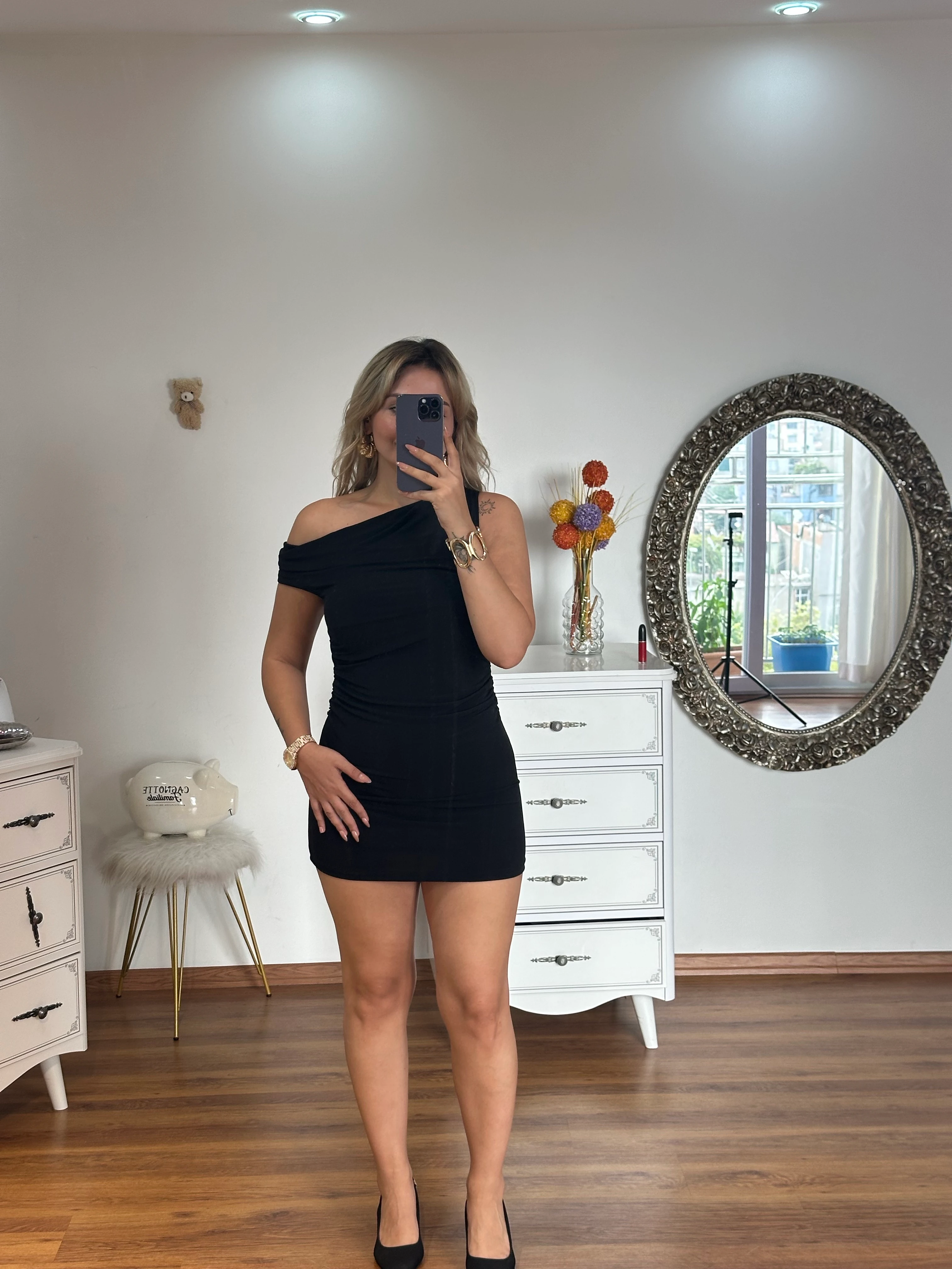 OMUZ DETAYLI ELBİSE 