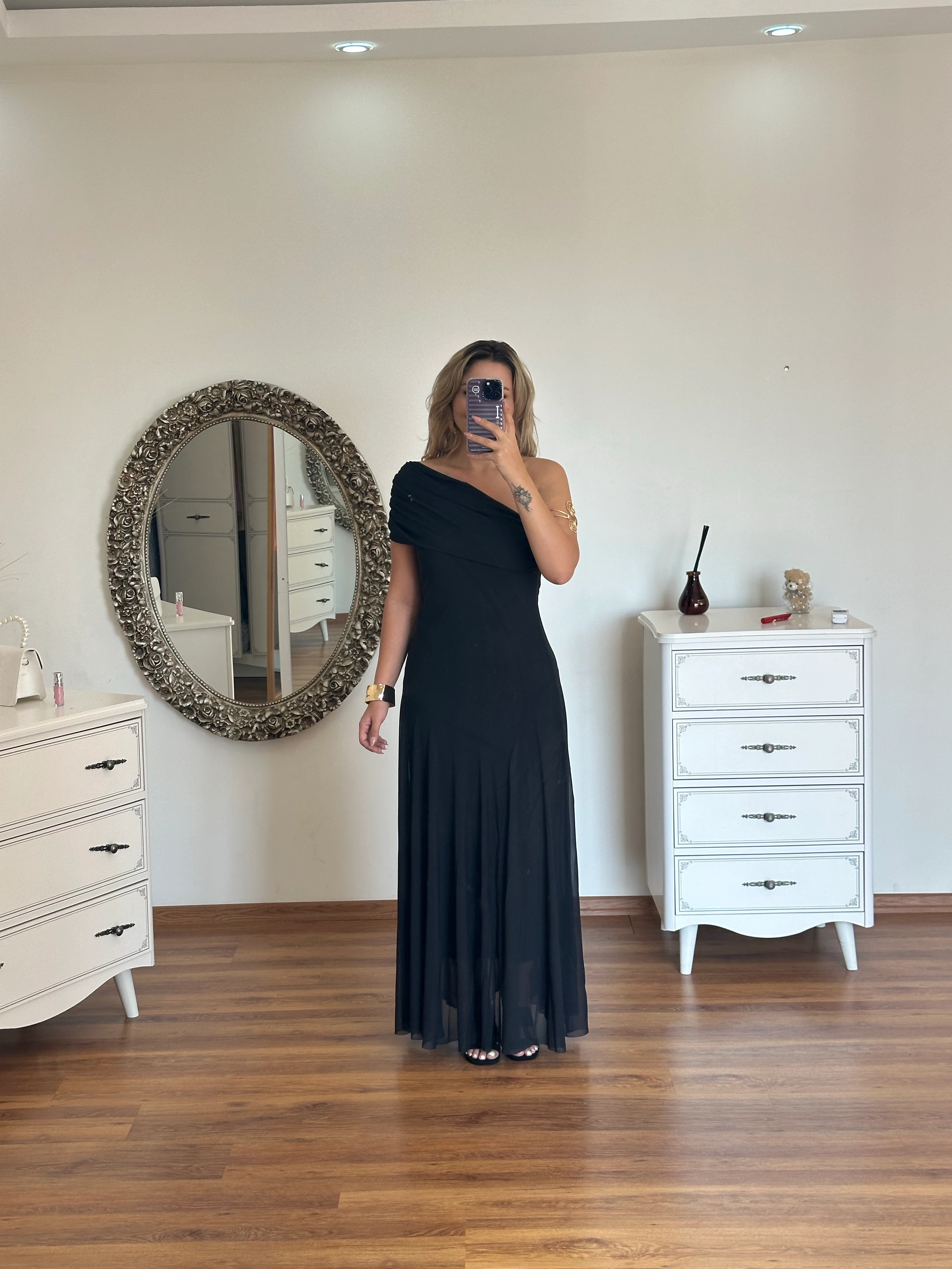 SİYAH TEK OMUZ ELBİSE 