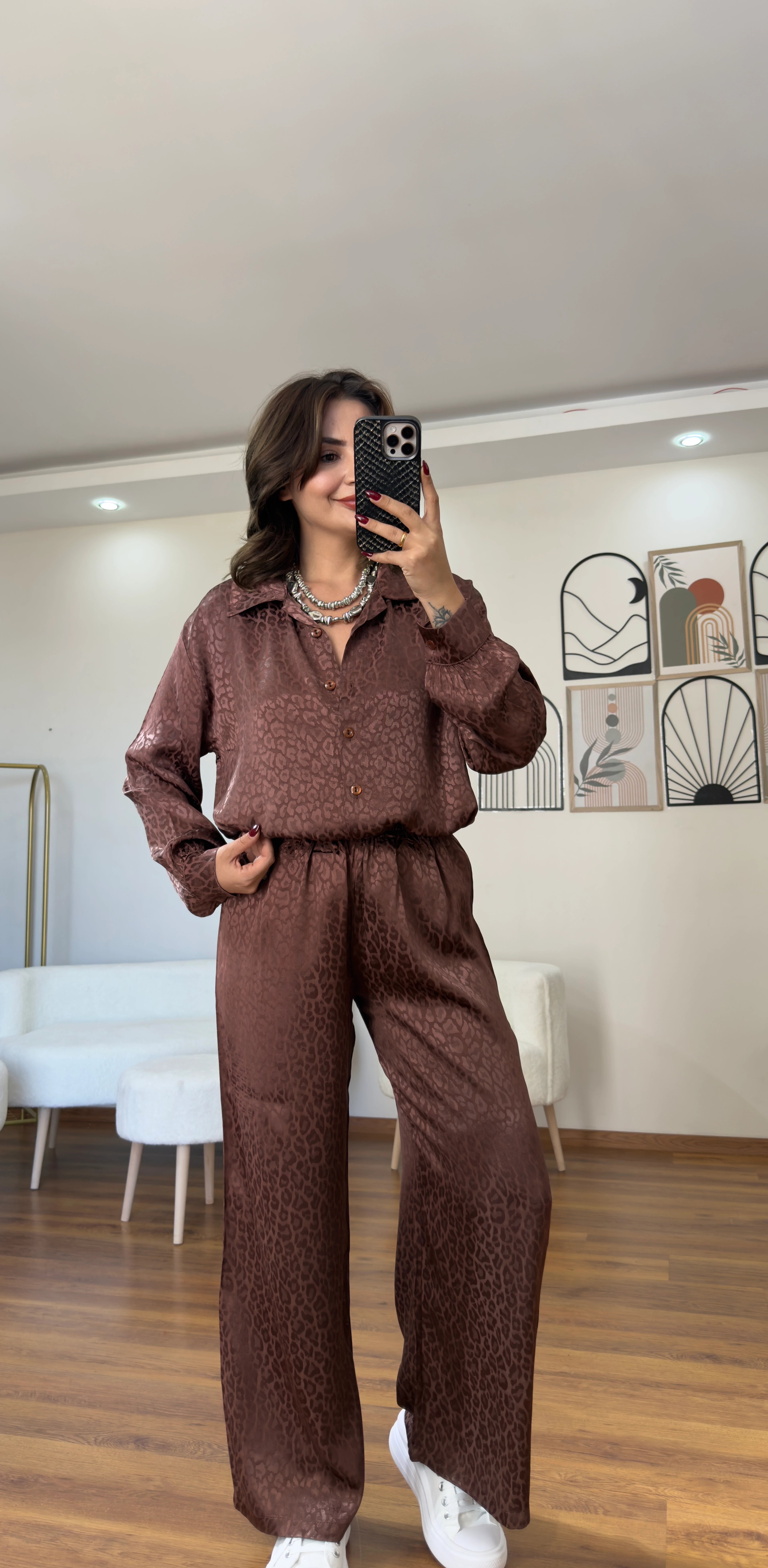 Saten Dokulu Leopar Desenli Takım