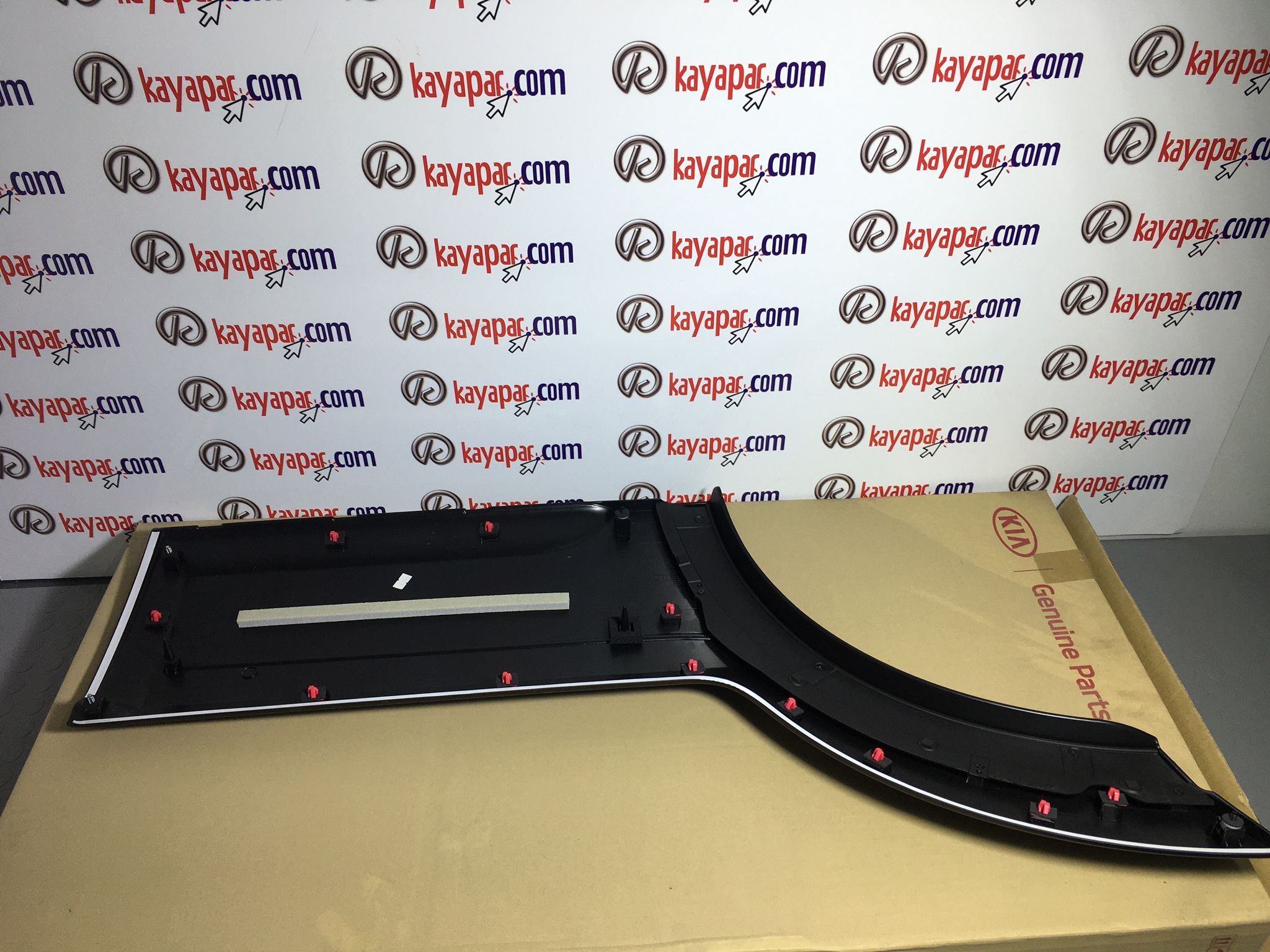 KIA SORENTO ARKA SAĞ KAPI KORUYUCU 2006-2008 877603E500 ORİJİNAL