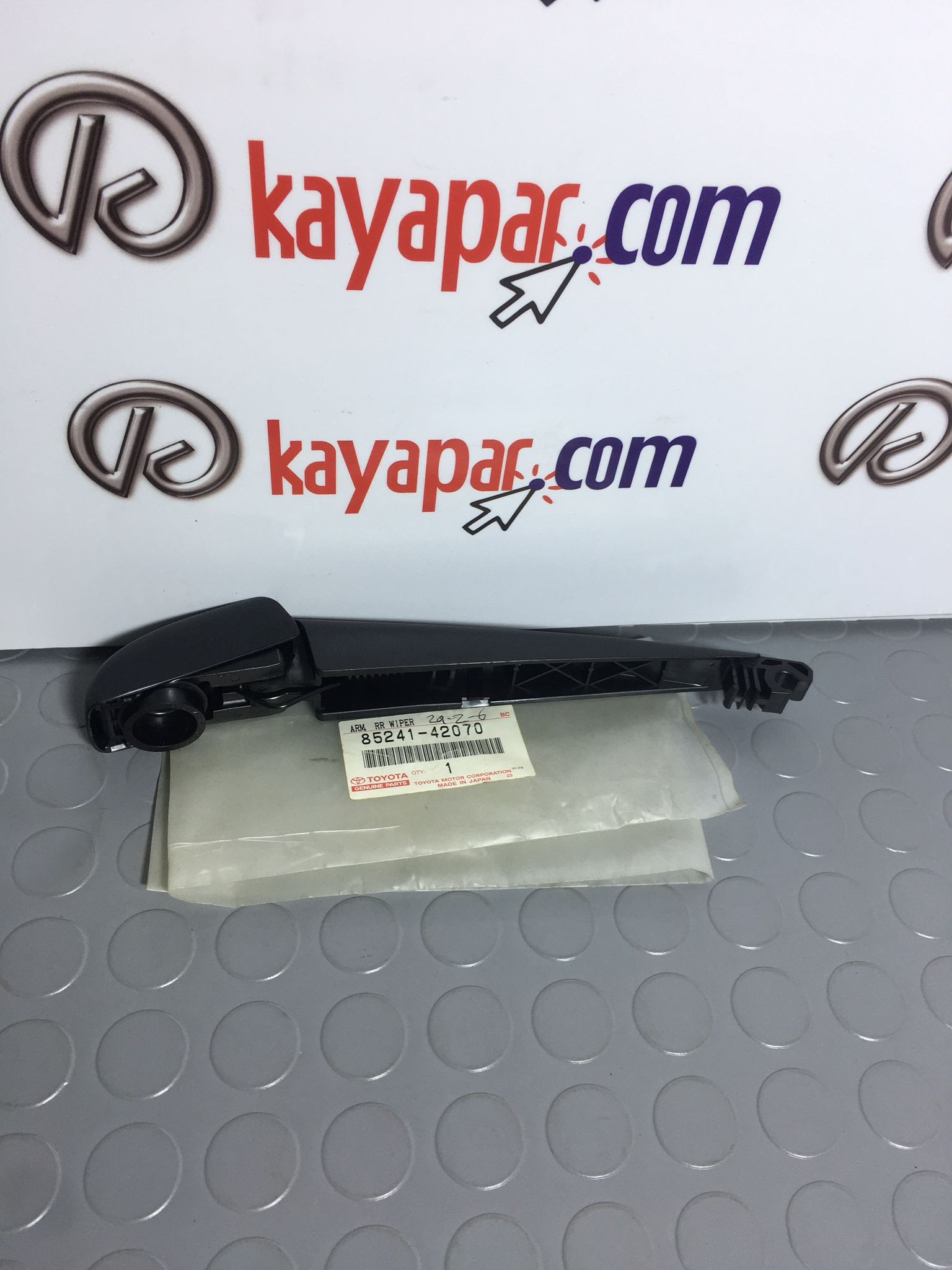 TOYOTA RAV4 ARKA CAM SİLECEK KOLU 2005-2012 8524142070 ORİJİNAL