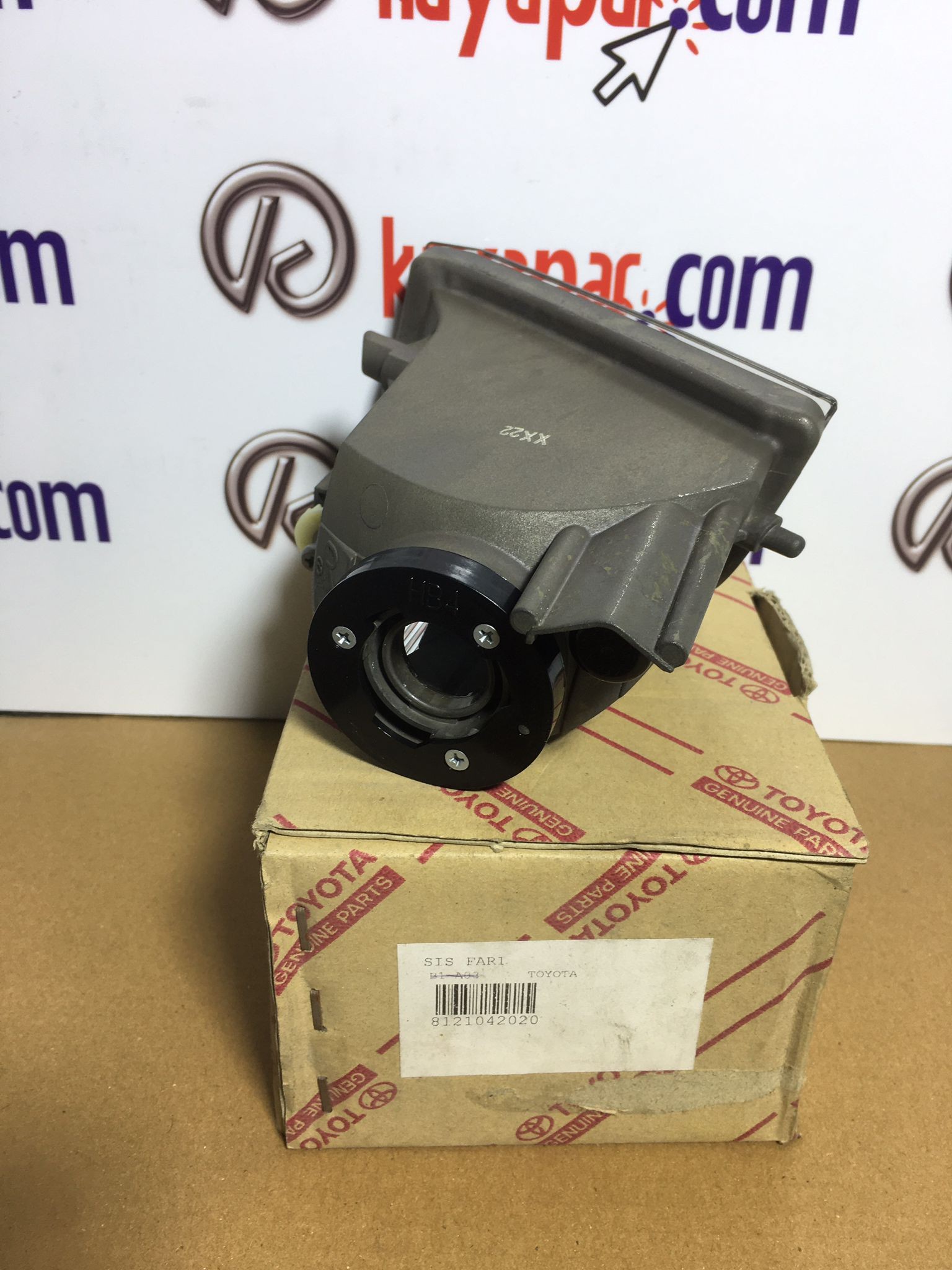 TOYOTA RAV4 SAĞ SİS FARI 2000-2005 8121042020 ORİJİNAL