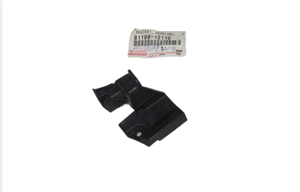 TOYOTA COROLLA FAR BRAKETİ 2006-2013 8119812110 ORİJİNAL