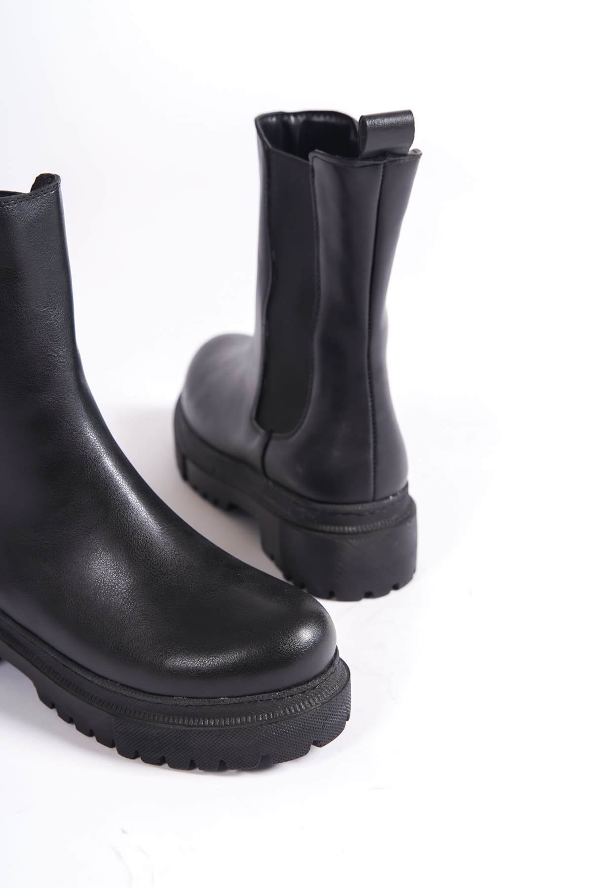 LORA Bağcıksız Lastikli Ortopedik Taban Kadın Bot ST - Siyah