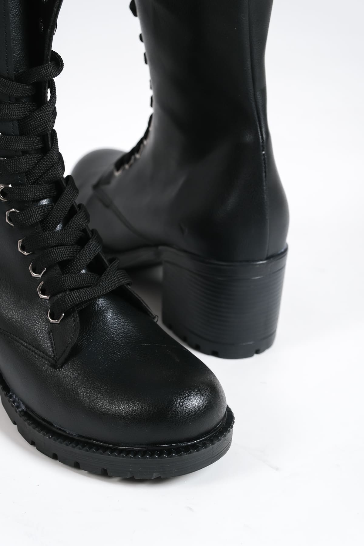 ALDA Bağcıklı Ortopedik Taban Kadın Çizme ST - Siyah