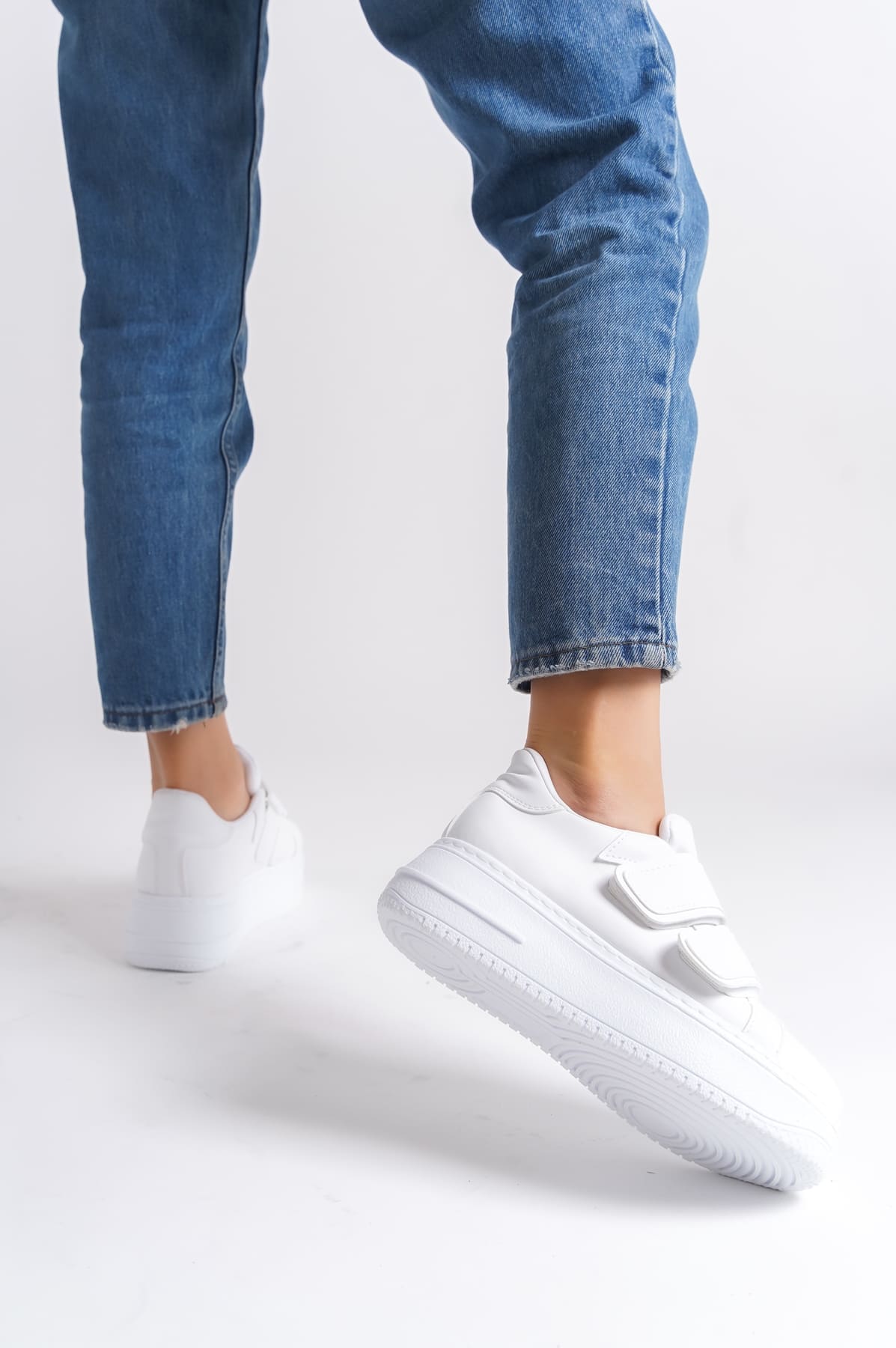 VALENCIA Bağcıksız Cırt Cırtlı Ortopedik Taban Kadın Sneaker Spor Ayakkabı BT - Beyaz