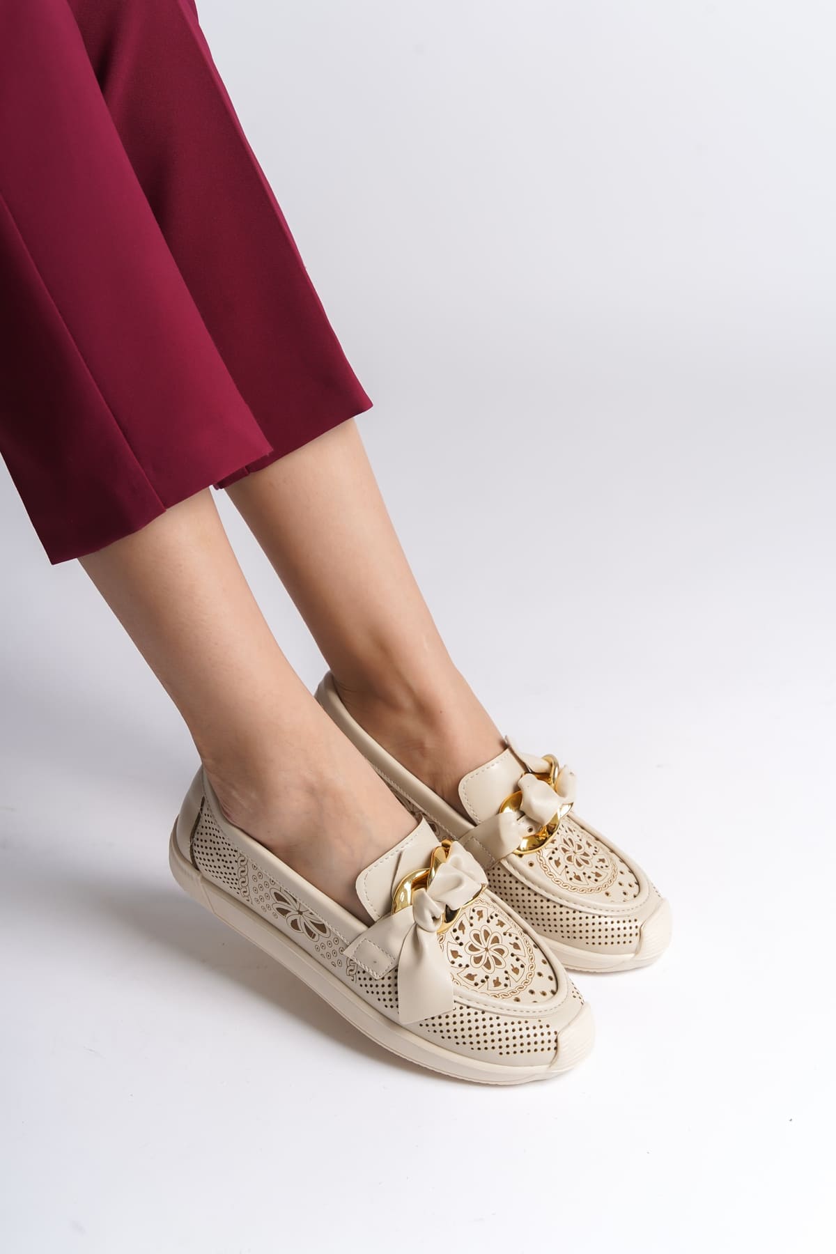 LYDIA Bağcıksız Ortopedik Rahat Taban Çiçek Desenli Kadın Babet Ayakkabı  KT - Krem