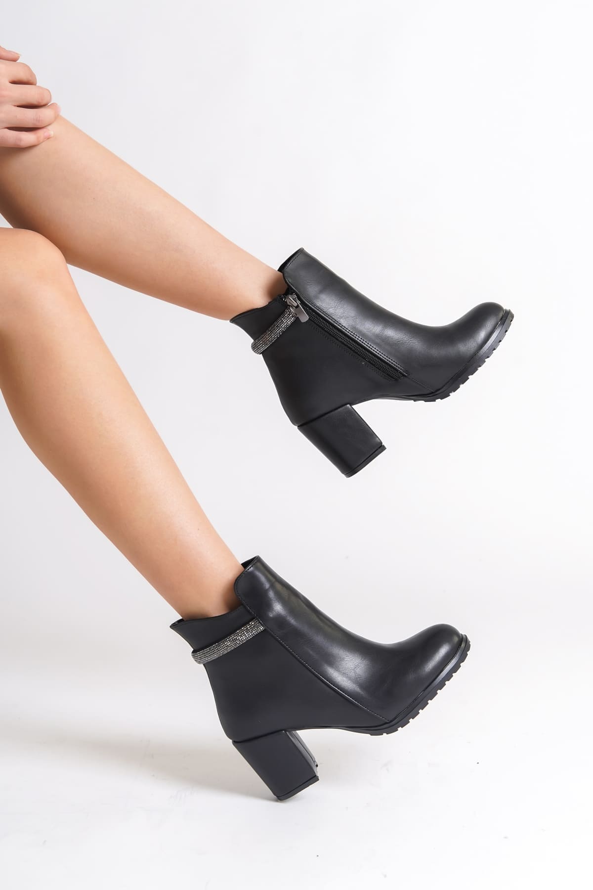 LIA Fermuarlı Ortopedik Taban Taşlı Topuklu Kadın Bot  ST - Siyah