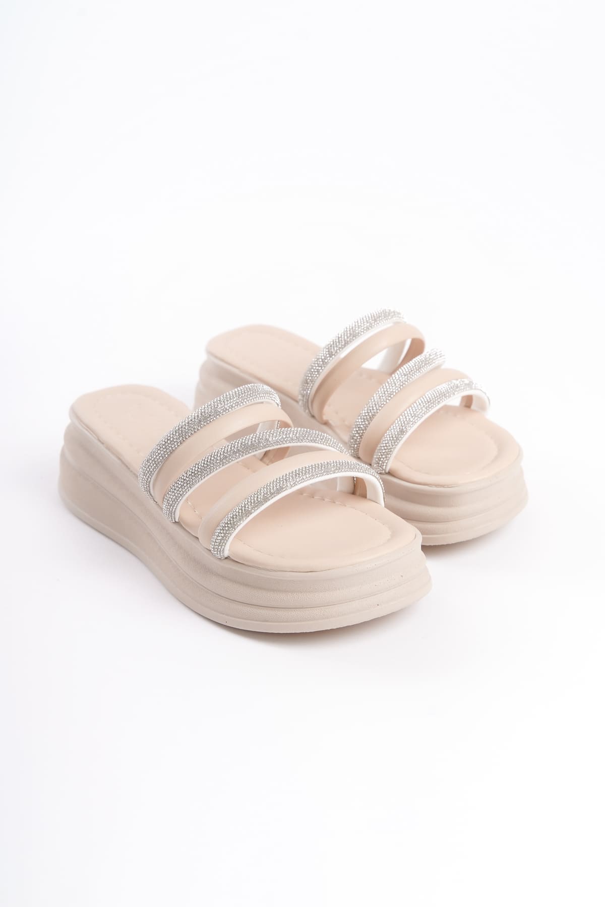 ELISE Düz Topuklu Şeritli Taşlı Kalın ve Ortopedik Taban Kadın Terlik  KT - Krem