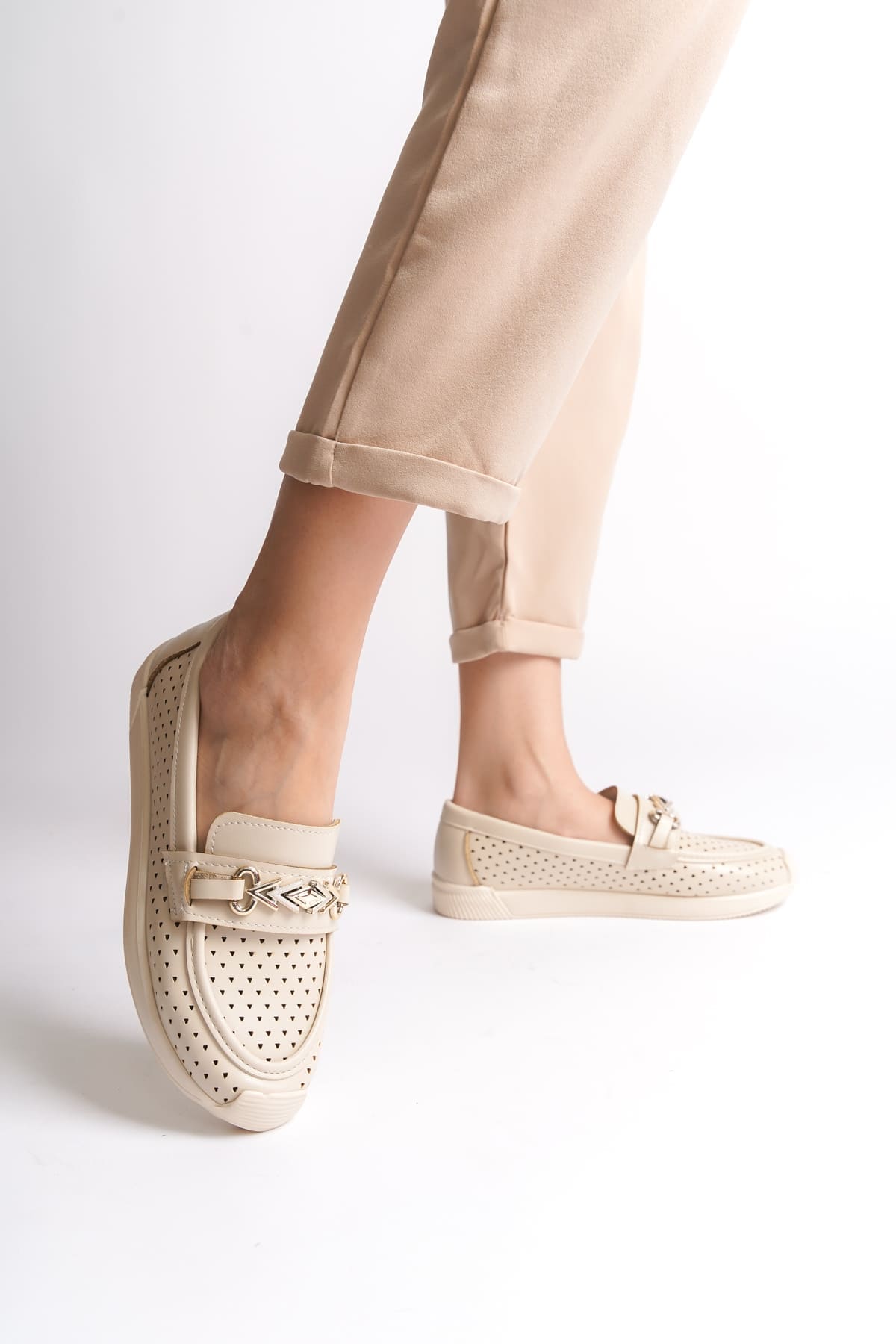 LILY Bağcıksız Ortopedik Rahat Taban Kalp Desenli Kadın Babet Ayakkabı  KT - Krem