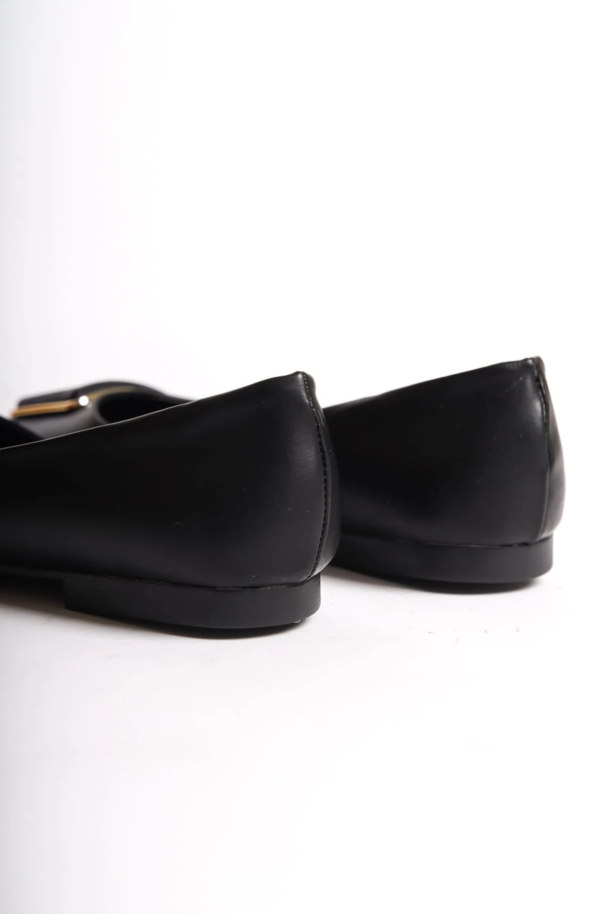 KAYLEE Bağcıksız Ortopedik Rahat Taban Toka Detaylı Kadın Babet Ayakkabı  ST - Siyah