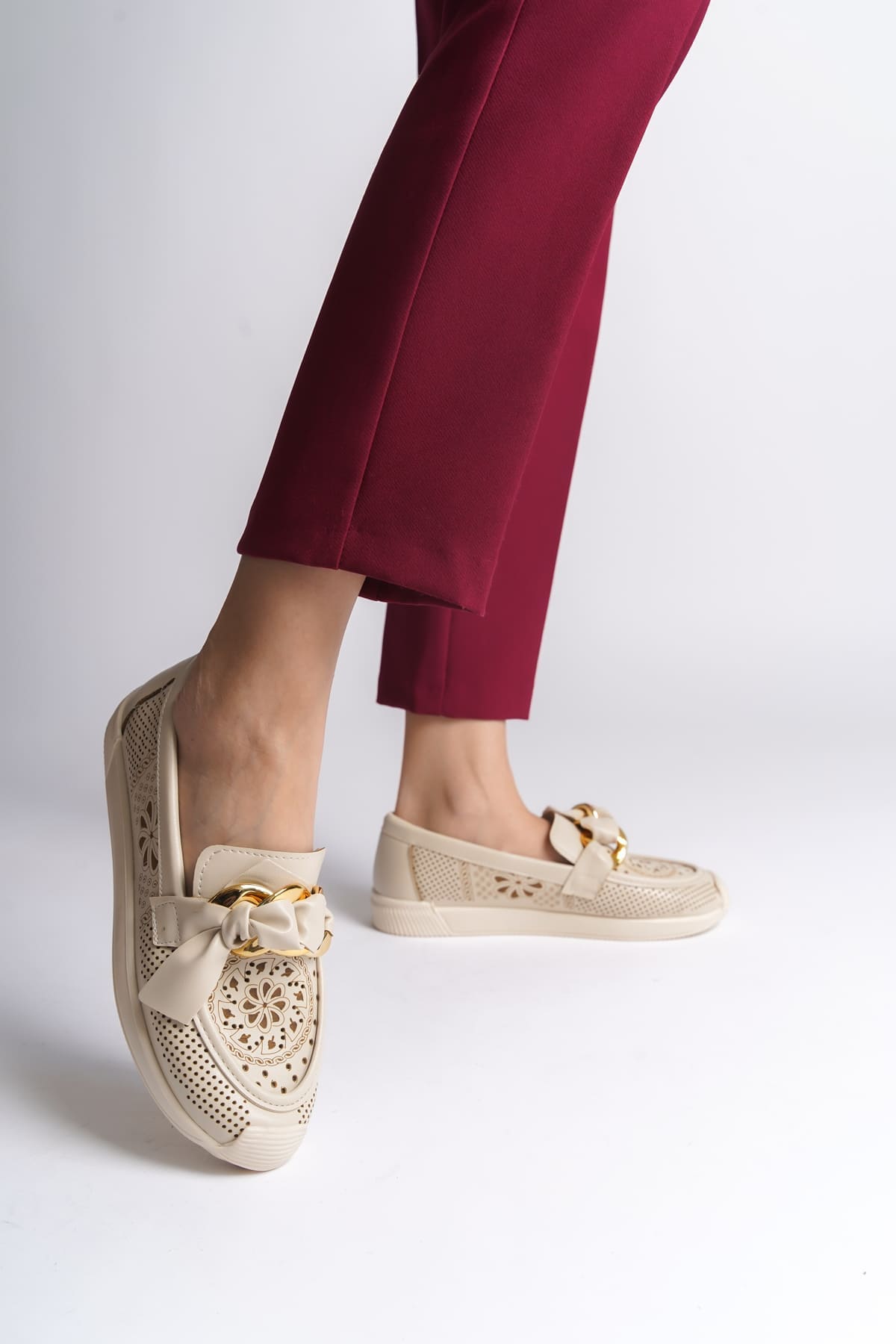 LYDIA Bağcıksız Ortopedik Rahat Taban Çiçek Desenli Kadın Babet Ayakkabı  KT - Krem