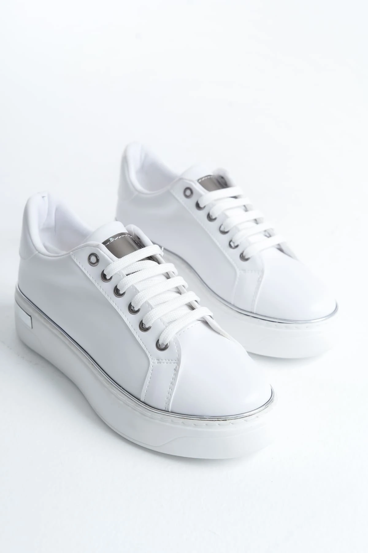 MINA Bağcıklı Ortopedik Taban Kadın Sneaker Spor Ayakkabı  BT - Beyaz/Gümüş