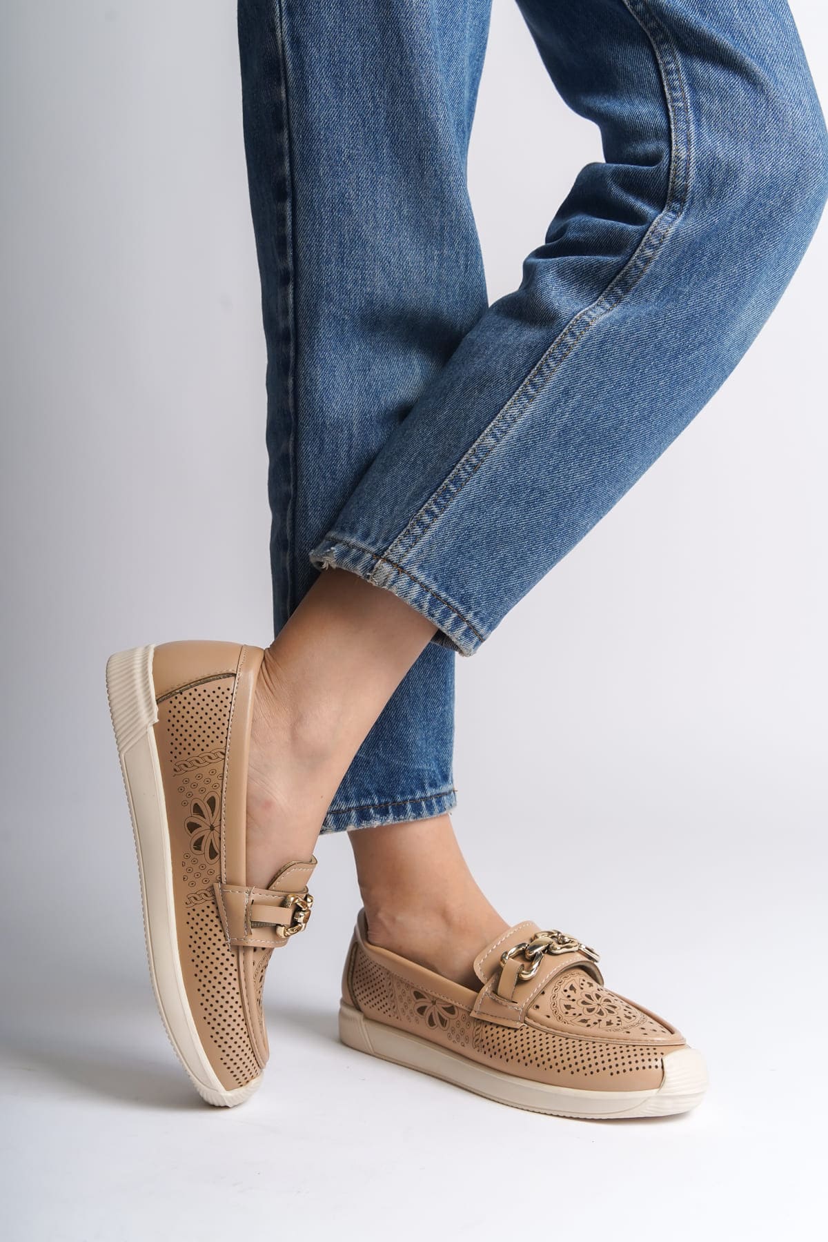 LAYLA Bağcıksız Ortopedik Rahat Taban Çiçek Desenli Kadın Babet Ayakkabı  KT - Ten