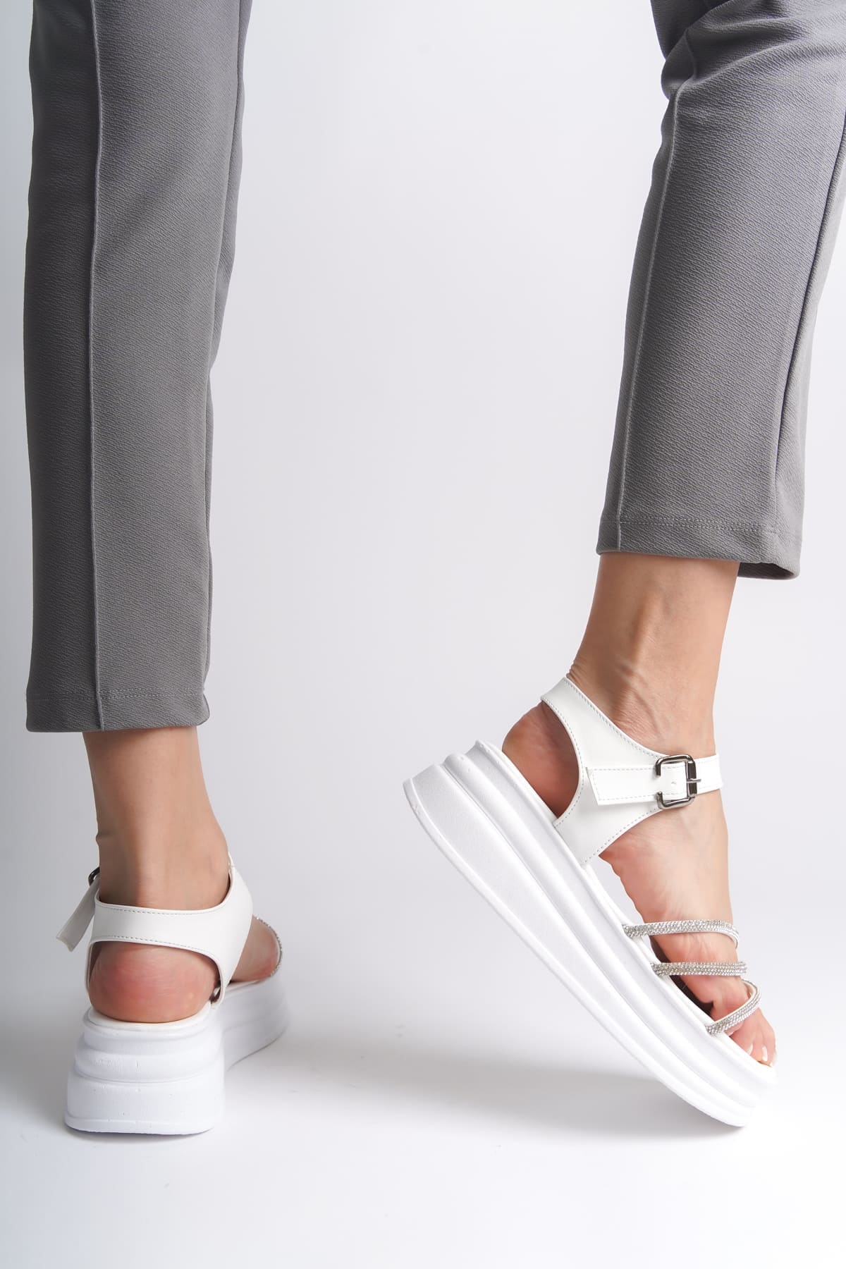 EVA Kalın Tokalı Taşlı Şeritli Ortopedik Taban Kadın Sandalet  BT - Beyaz