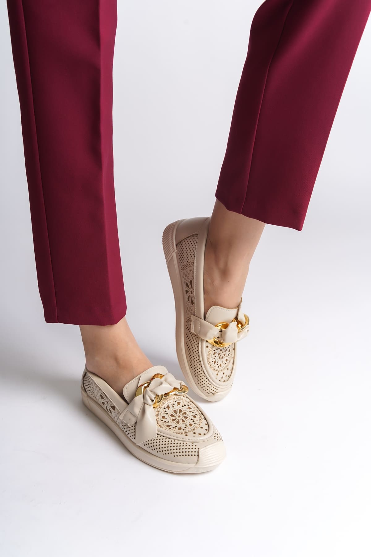 LYDIA Bağcıksız Ortopedik Rahat Taban Çiçek Desenli Kadın Babet Ayakkabı  KT - Krem