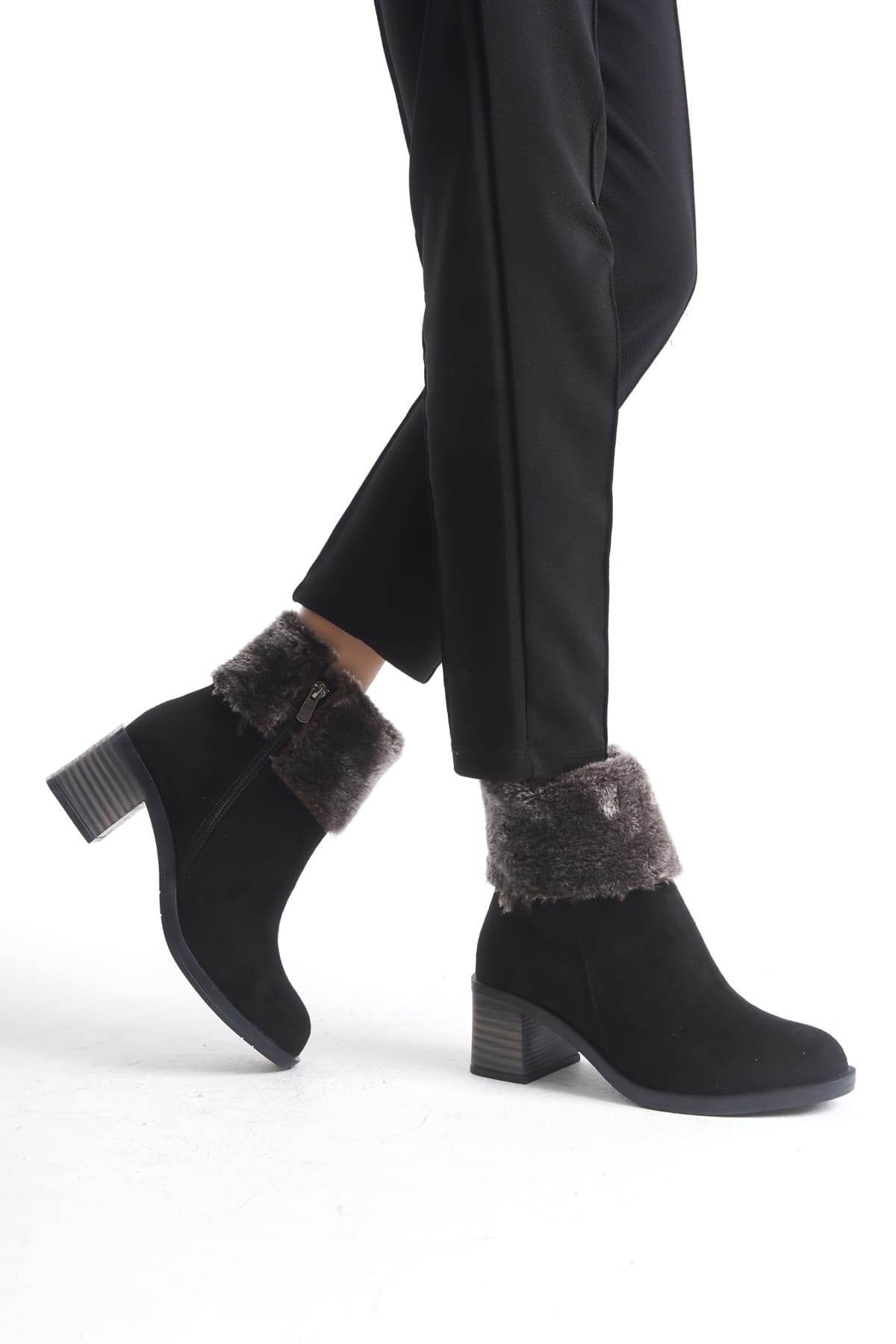 KATYA Fermuarlı Ortopedik Taban Topuklu Kürk Detaylı Süet Kadın Bot  ST - Siyah