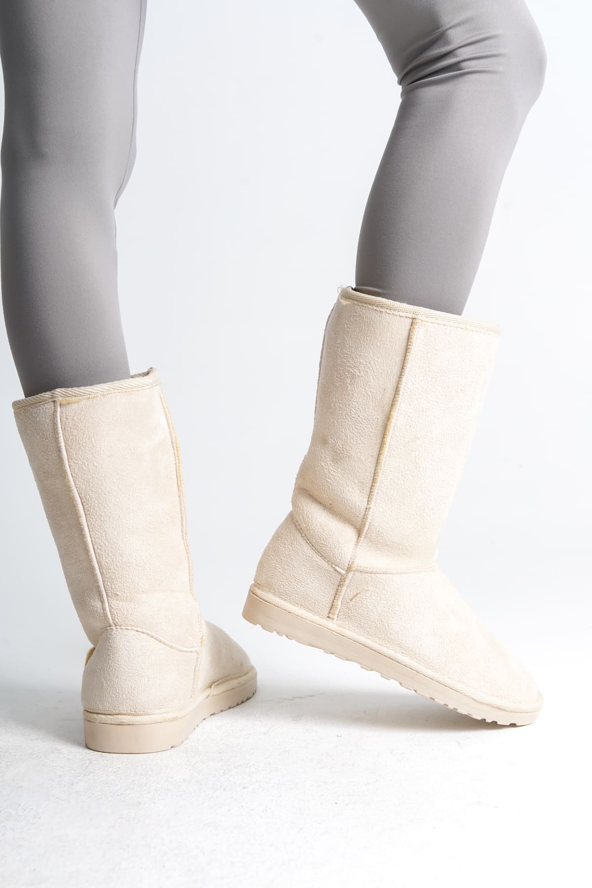 FREYA Bağcıksız Düz Taban İçi Kürklü Süet Kadın Bot  KT - Krem
