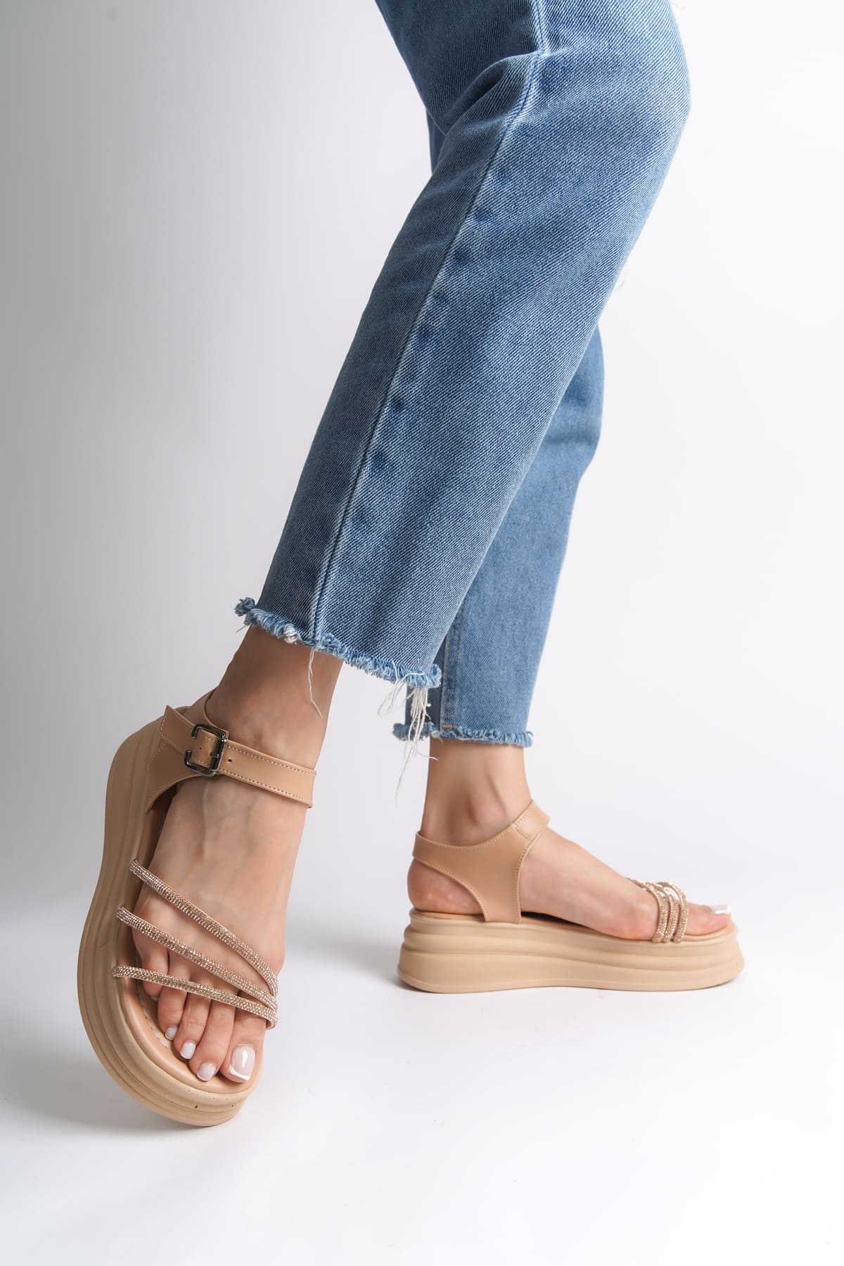 EVA Kalın Tokalı Taşlı Şeritli Ortopedik Taban Kadın Sandalet  TT - Ten