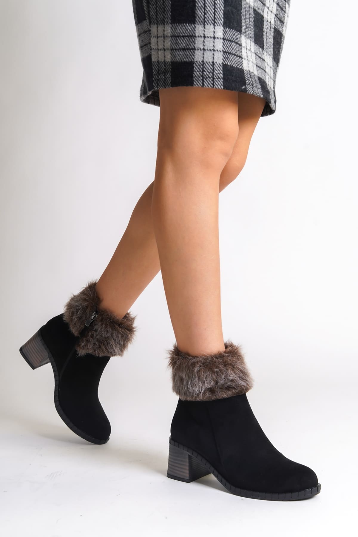 JULIA Fermuarlı Ortopedik Taban Tüylü Topuklu Süet Kadın Bot  ST - Siyah