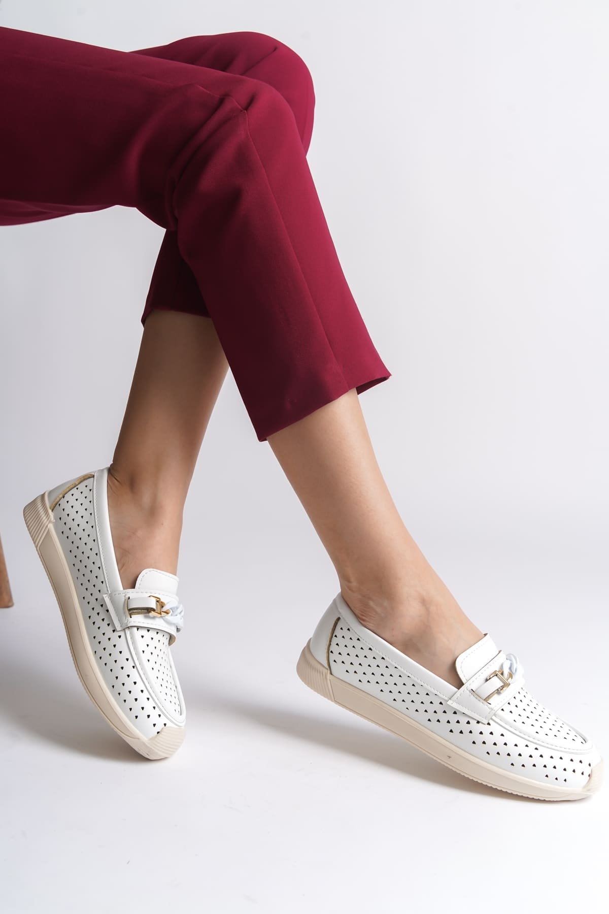 LIZY Bağcıksız Ortopedik Rahat Taban Kalp Desenli Kadın Babet Ayakkabı  KT - Beyaz