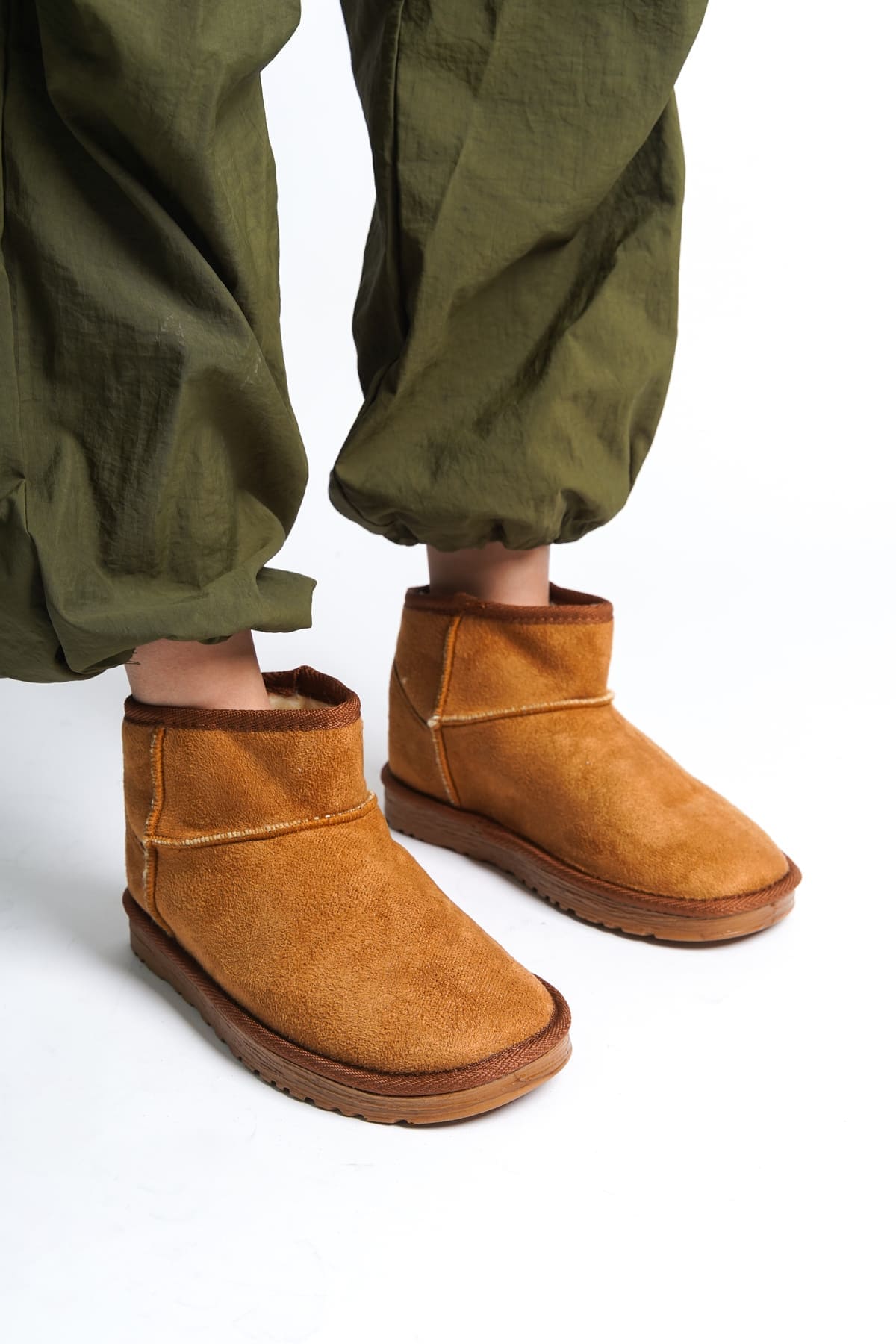 JOLIE Bağcıksız Düz Taban İçi Kürklü Kısa Süet Kadın Bot  TT - Taba