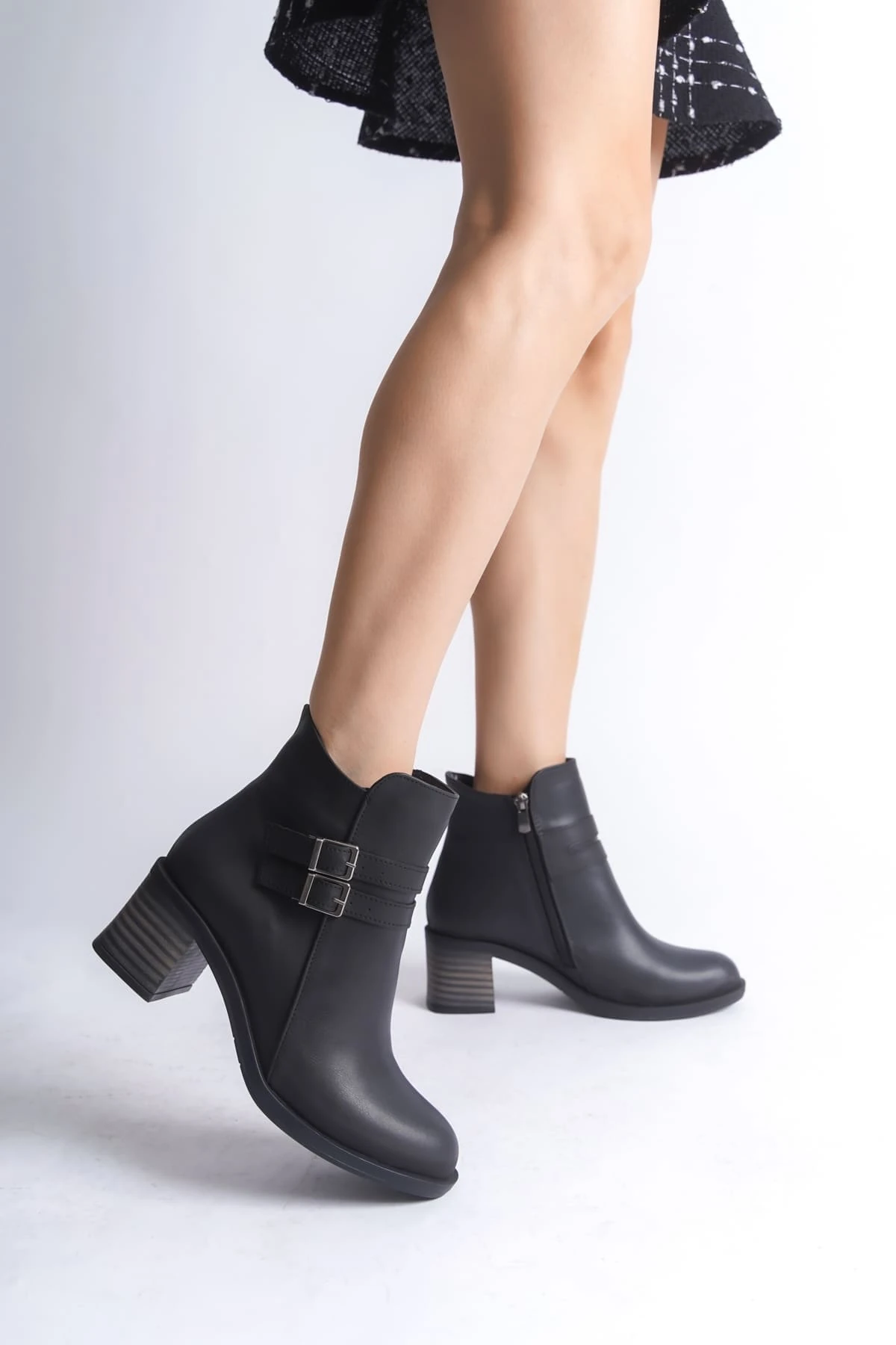 NOEMI Tokalı Fermuarlı Ortopedik Taban TopukluKadın Bot  ST - Siyah