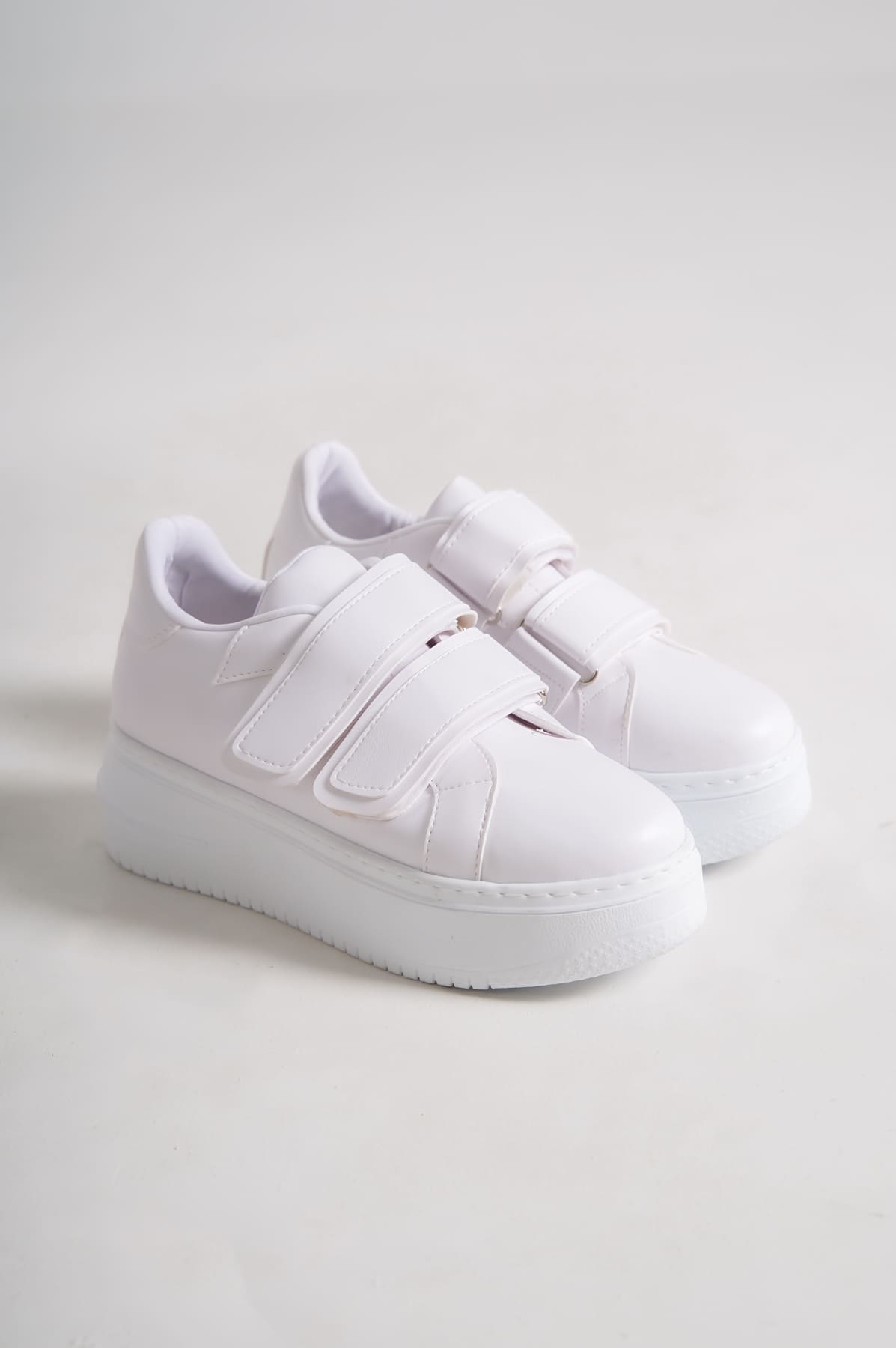 VALENCIA Bağcıksız Cırt Cırtlı Ortopedik Taban Kadın Sneaker Spor Ayakkabı BT - Beyaz