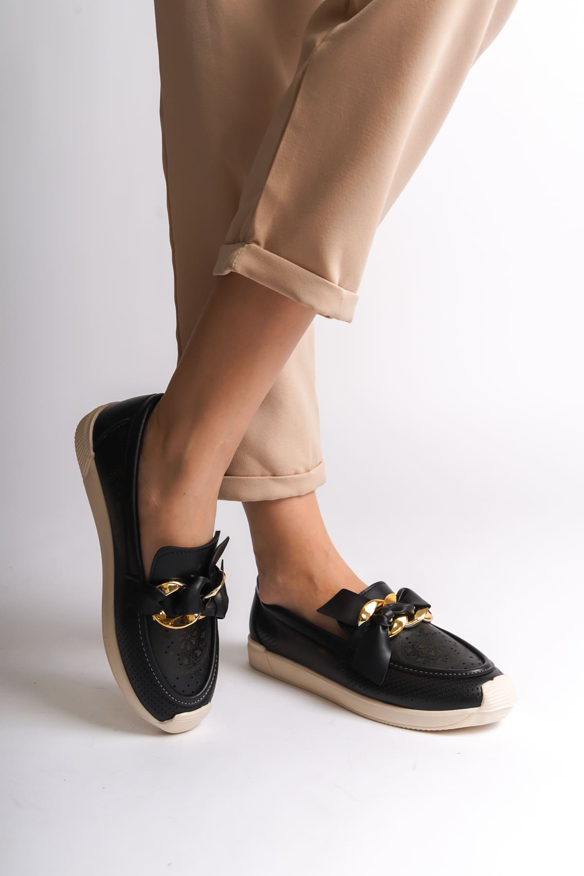 LYDIA Bağcıksız Ortopedik Rahat Taban Çiçek Desenli Kadın Babet Ayakkabı  KT - Siyah