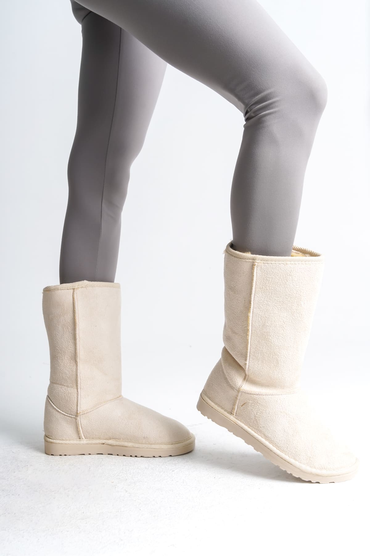 FREYA Bağcıksız Düz Taban İçi Kürklü Süet Kadın Bot  KT - Krem