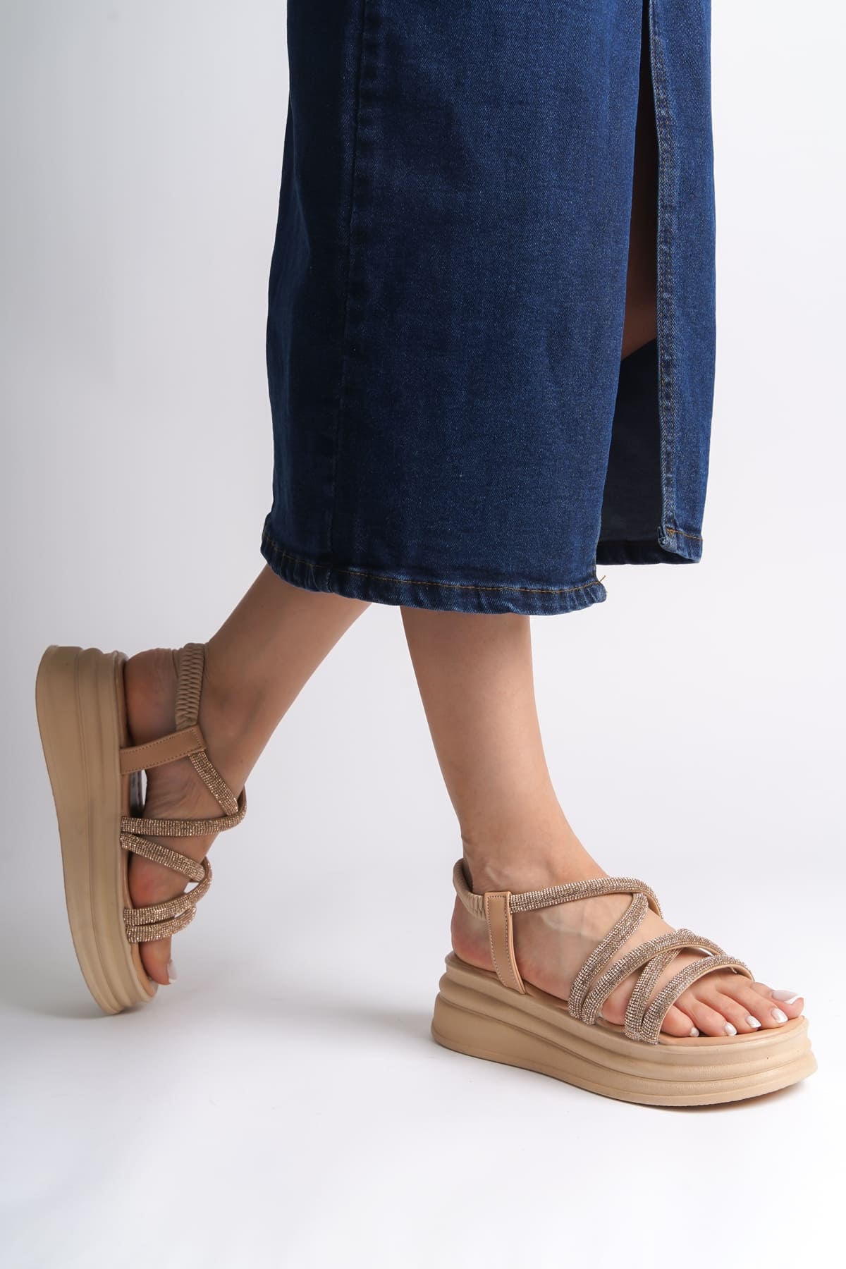 ELENA Lastikli Taşlı Şeritli Ortopedik Taban Kadın Sandalet TT - Ten