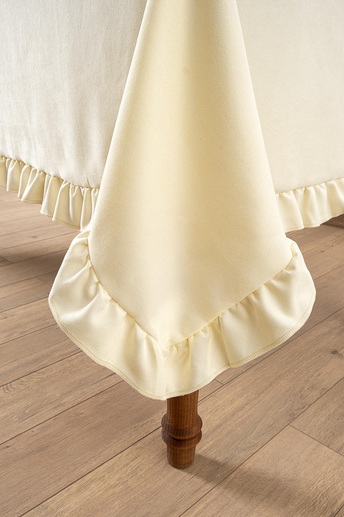 VENEDİK FIRFIRLI MASA ÖRTÜSÜ (OUTLET)