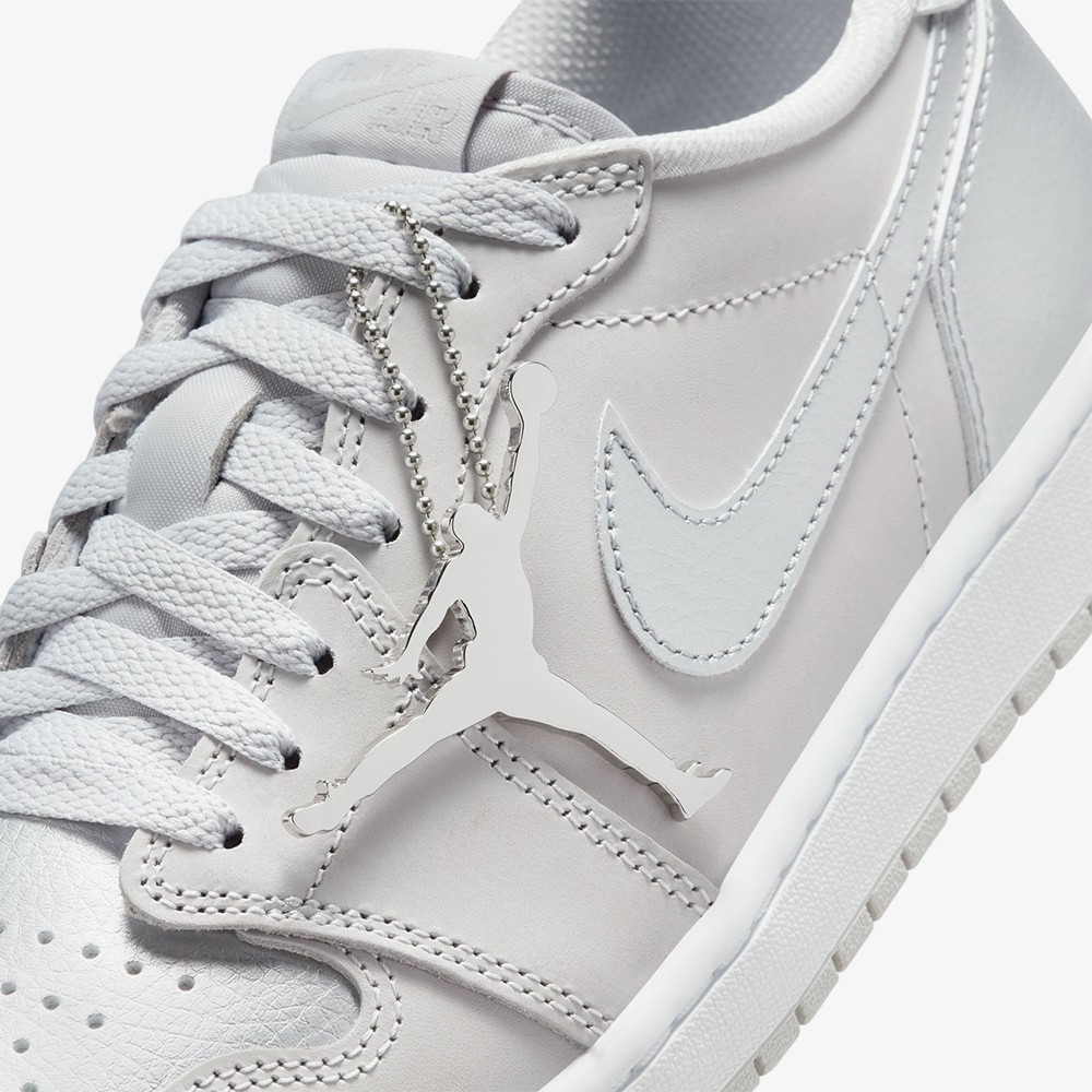 Air Jordan 1 Low OG Metallic Silver