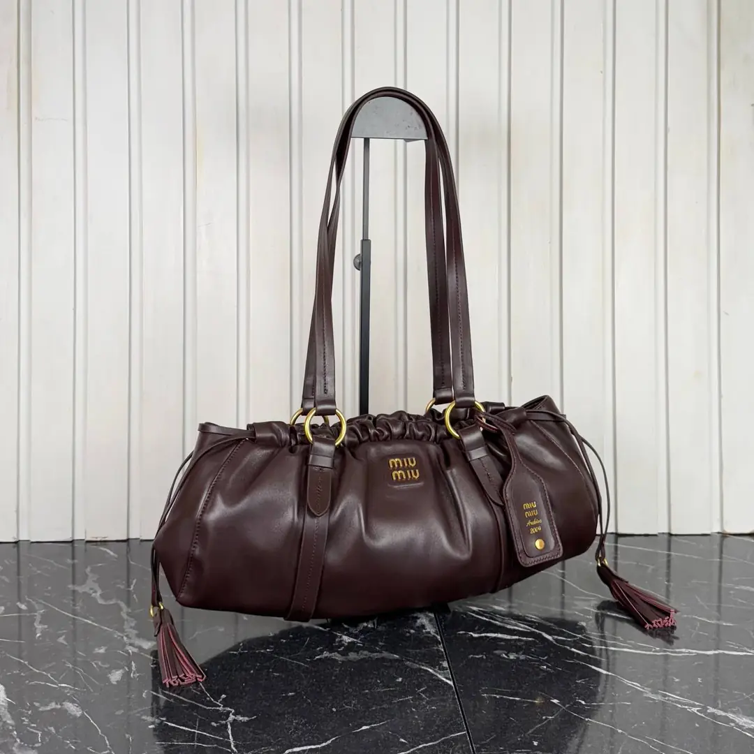 Miu Miu Joie Nappa Leather Shoulder Bag İthal Ürün 43x16 cm
