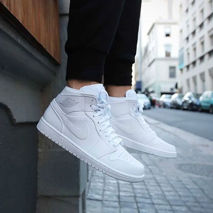 Nike Air Jordan 1 Mid Triple White (GS)