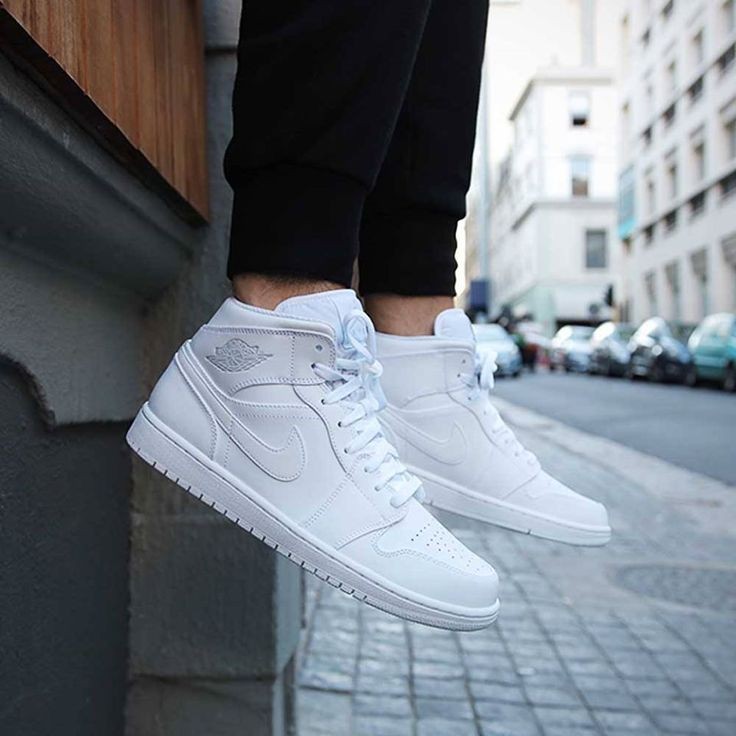 Nike Air Jordan 1 Mid Triple White (GS)