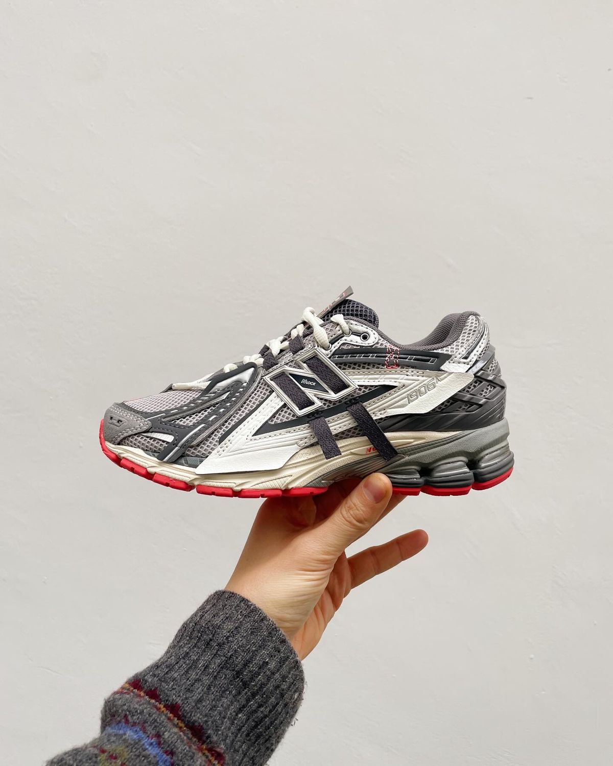 New Balance 1906A Slate Grey ‘Drift Red’