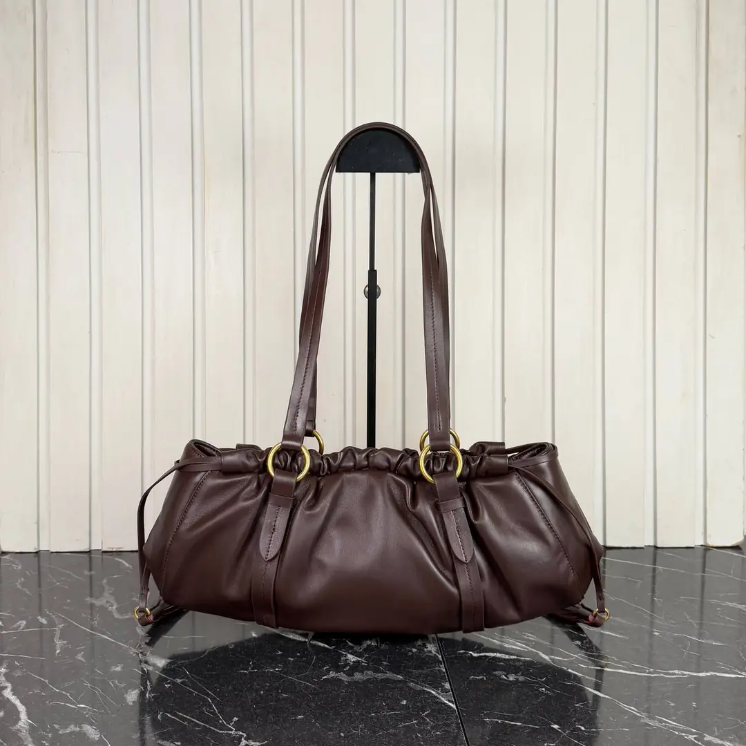 Miu Miu Joie Nappa Leather Shoulder Bag İthal Ürün 43x16 cm