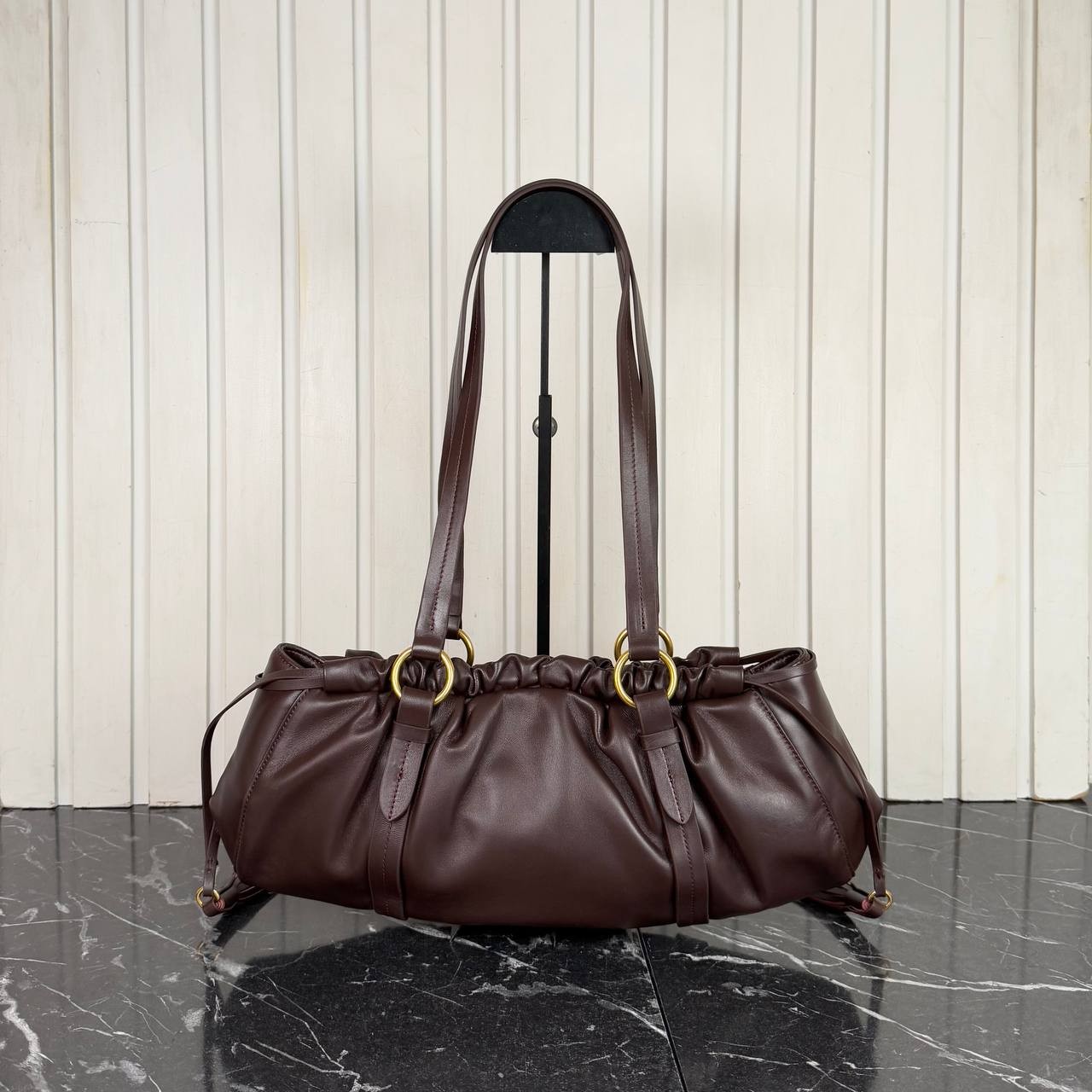 Miu Miu Joie Nappa Leather Shoulder Bag  İthal Ürün  43x16 cm