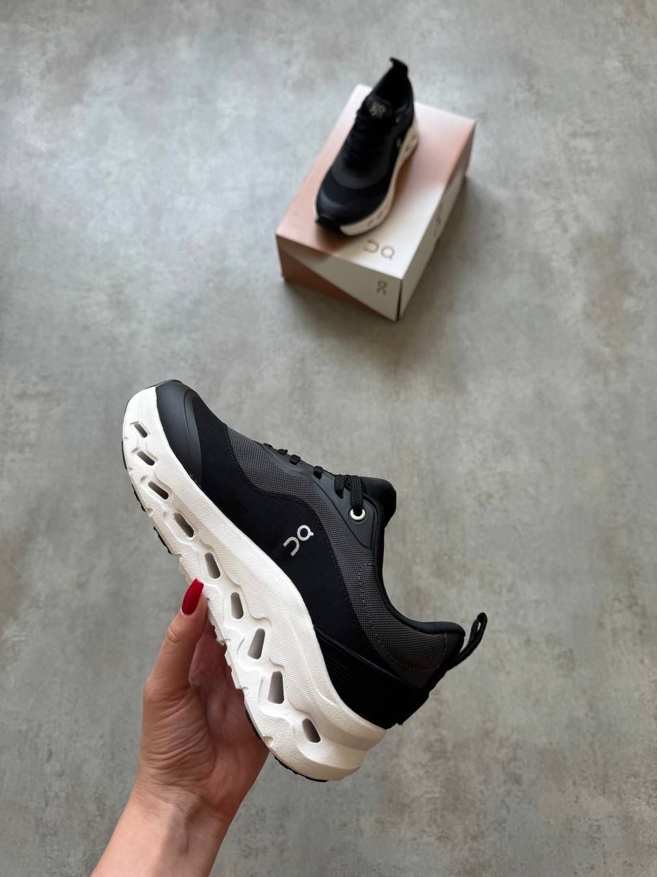 On Loewe Black