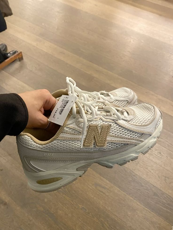 New Balance 740 ‘Beige’