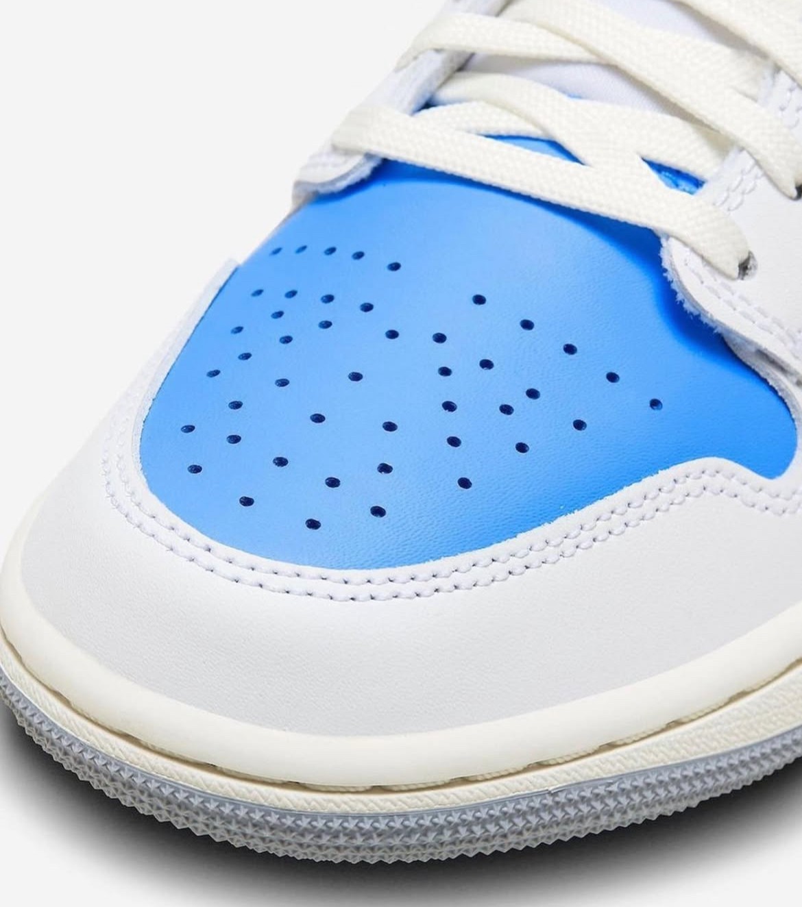 Air Jordan 1 Low "Born To Fly"
