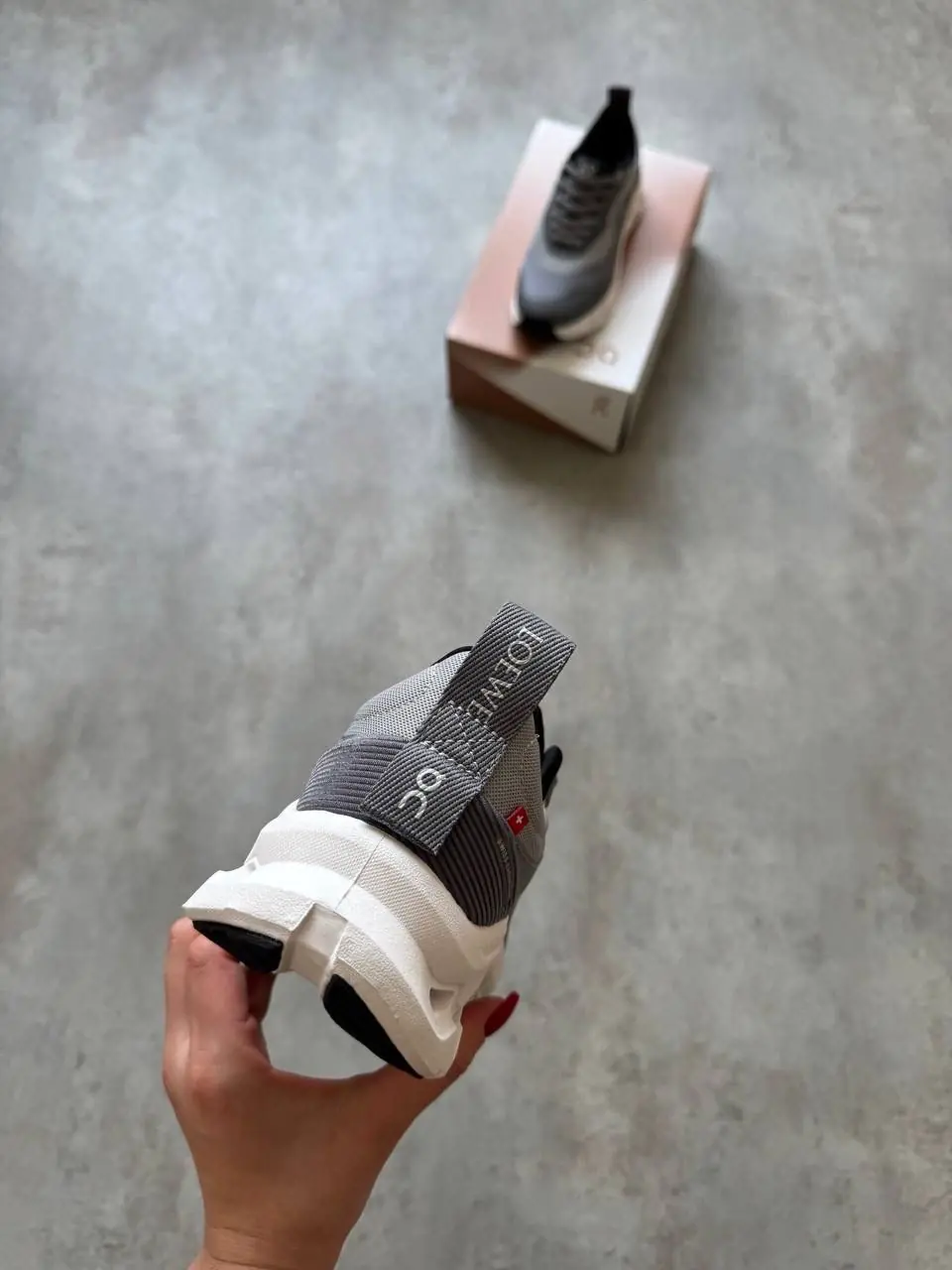 ON Loewe Grey