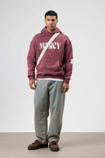 Kart Detaylı Yıkamalı Oversize Sweatshirt BordoKart Detaylı Yıkamalı Oversize Sweatshirt Bordo