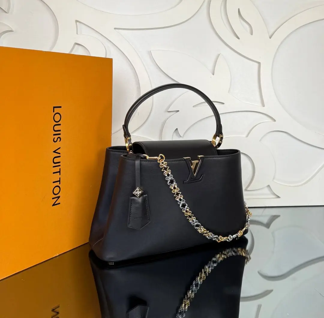 Louis Vuitton Capucines Bag MM