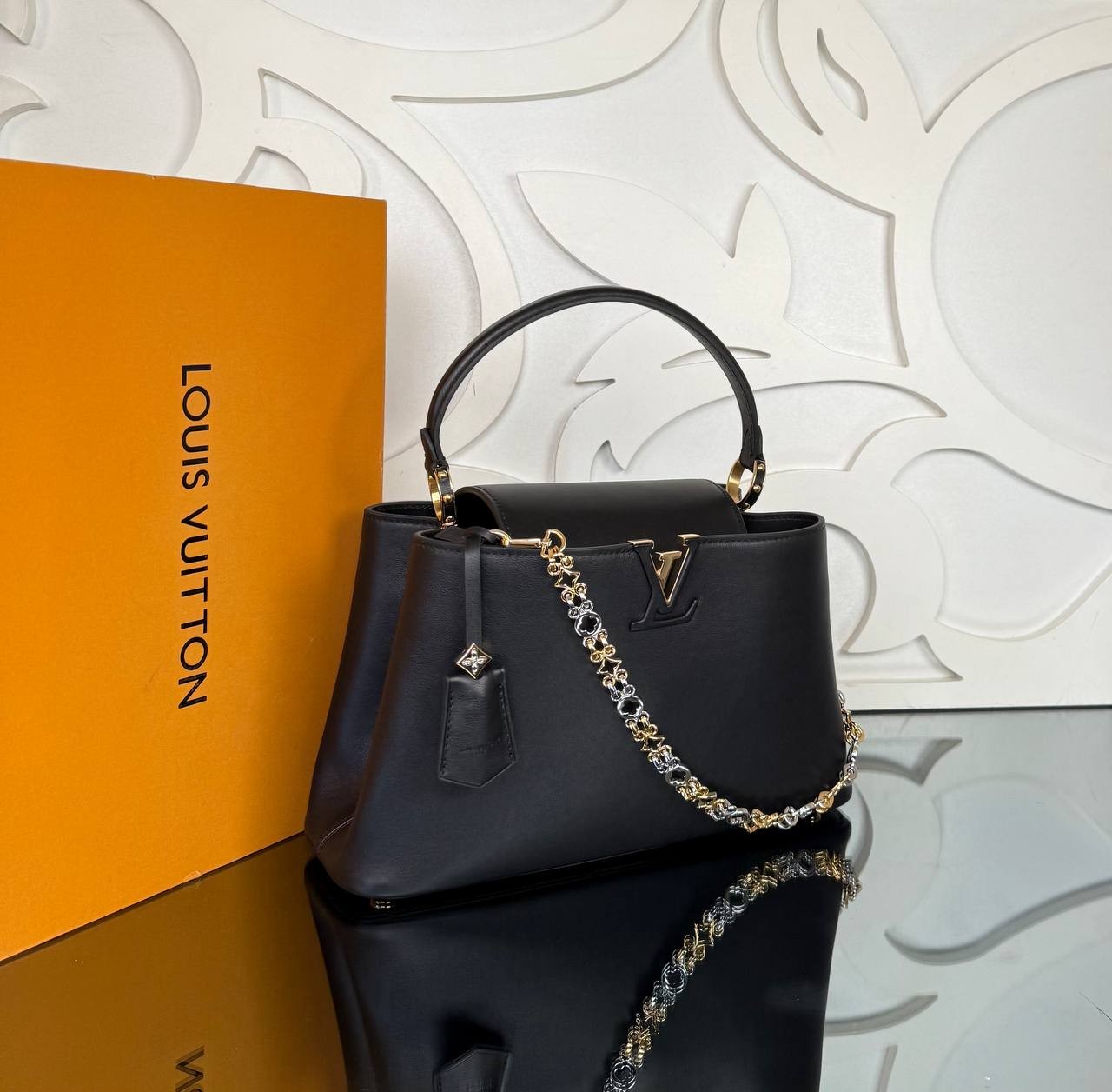 Louis Vuitton Capucines Bag MM