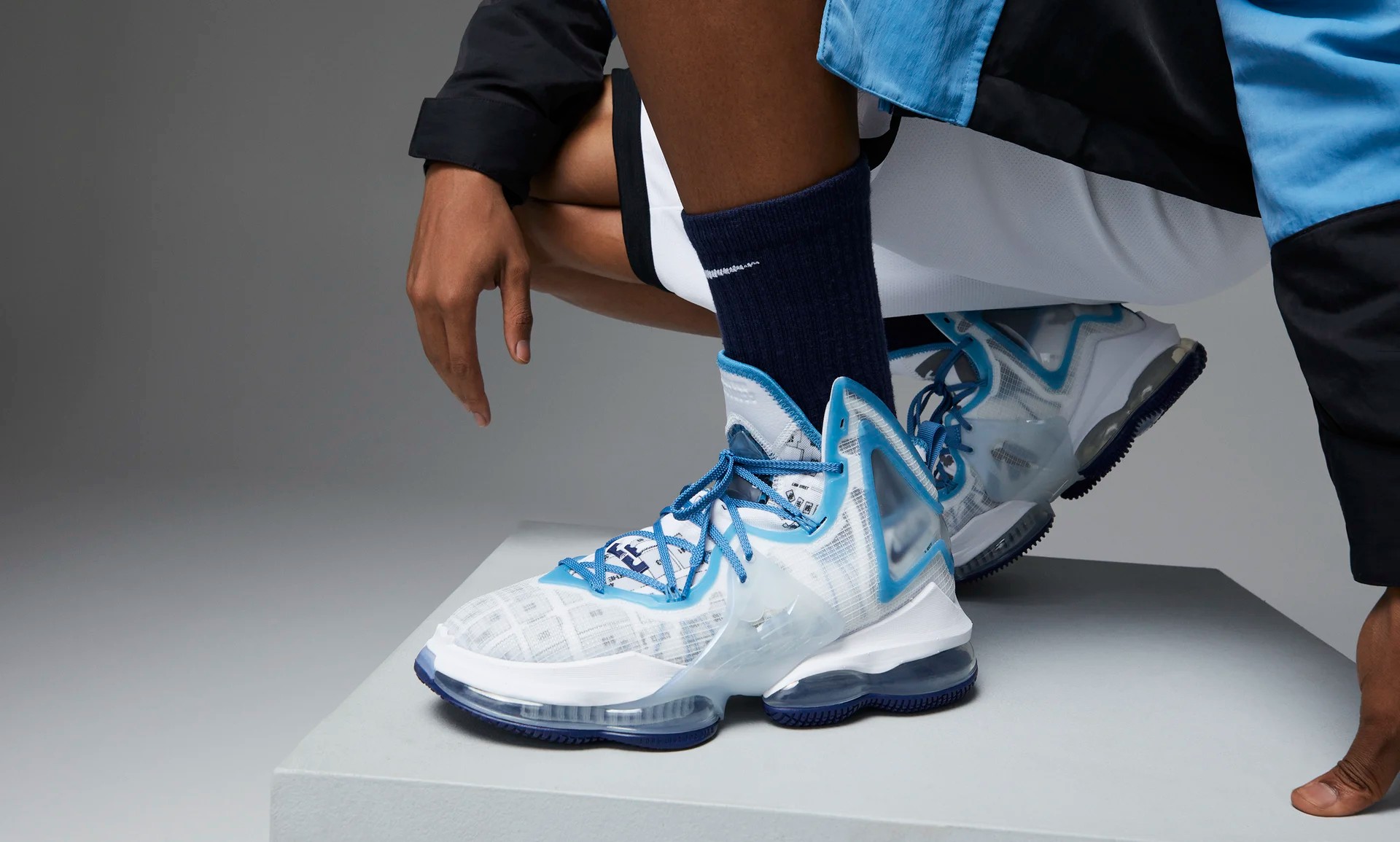 Lebron 19 Space Jam