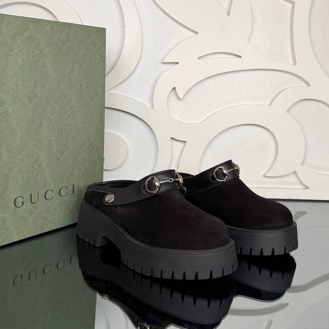 Gucci Women’s Mule with Horsebit