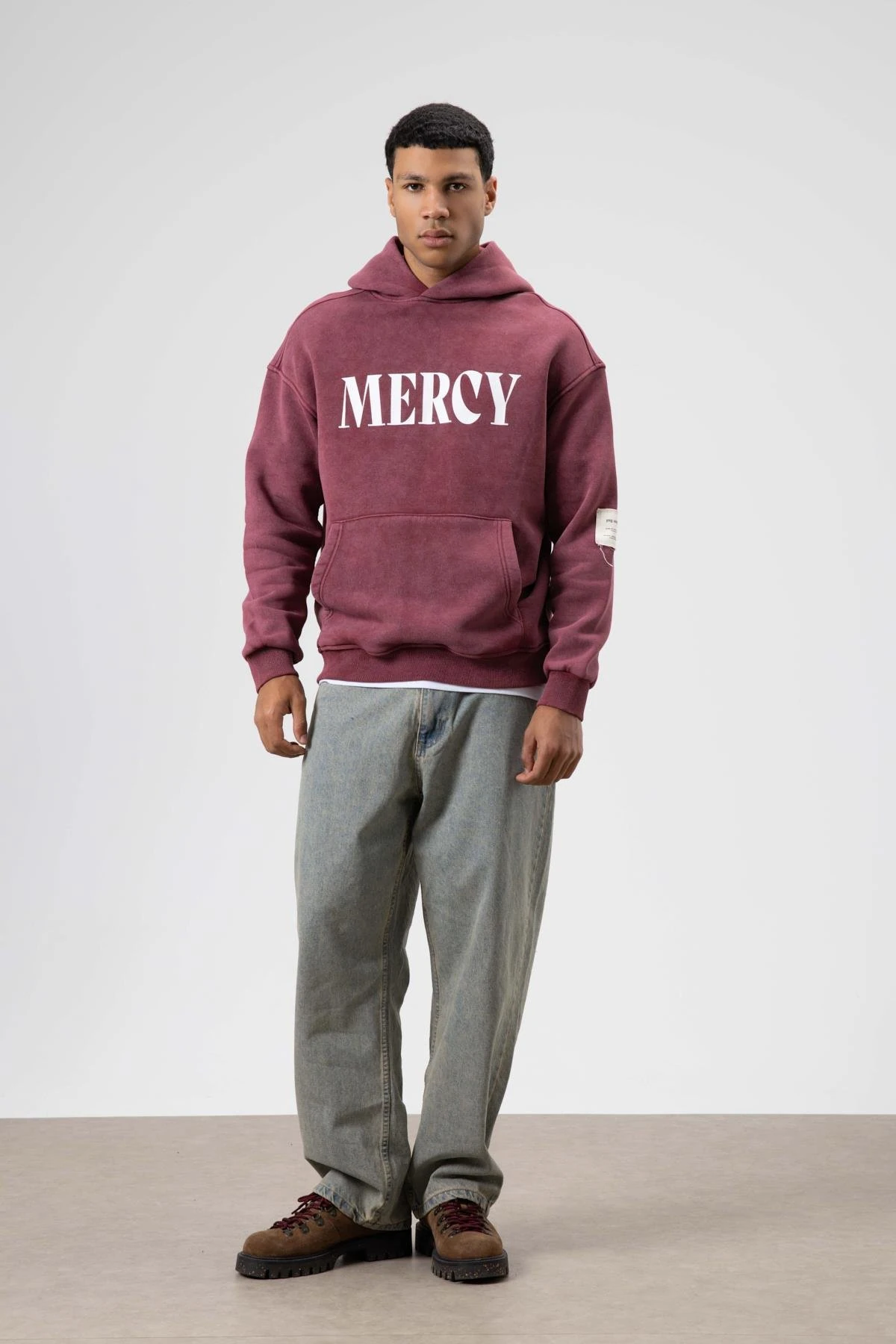 Kart Detaylı Yıkamalı Oversize Sweatshirt BordoKart Detaylı Yıkamalı Oversize Sweatshirt Bordo