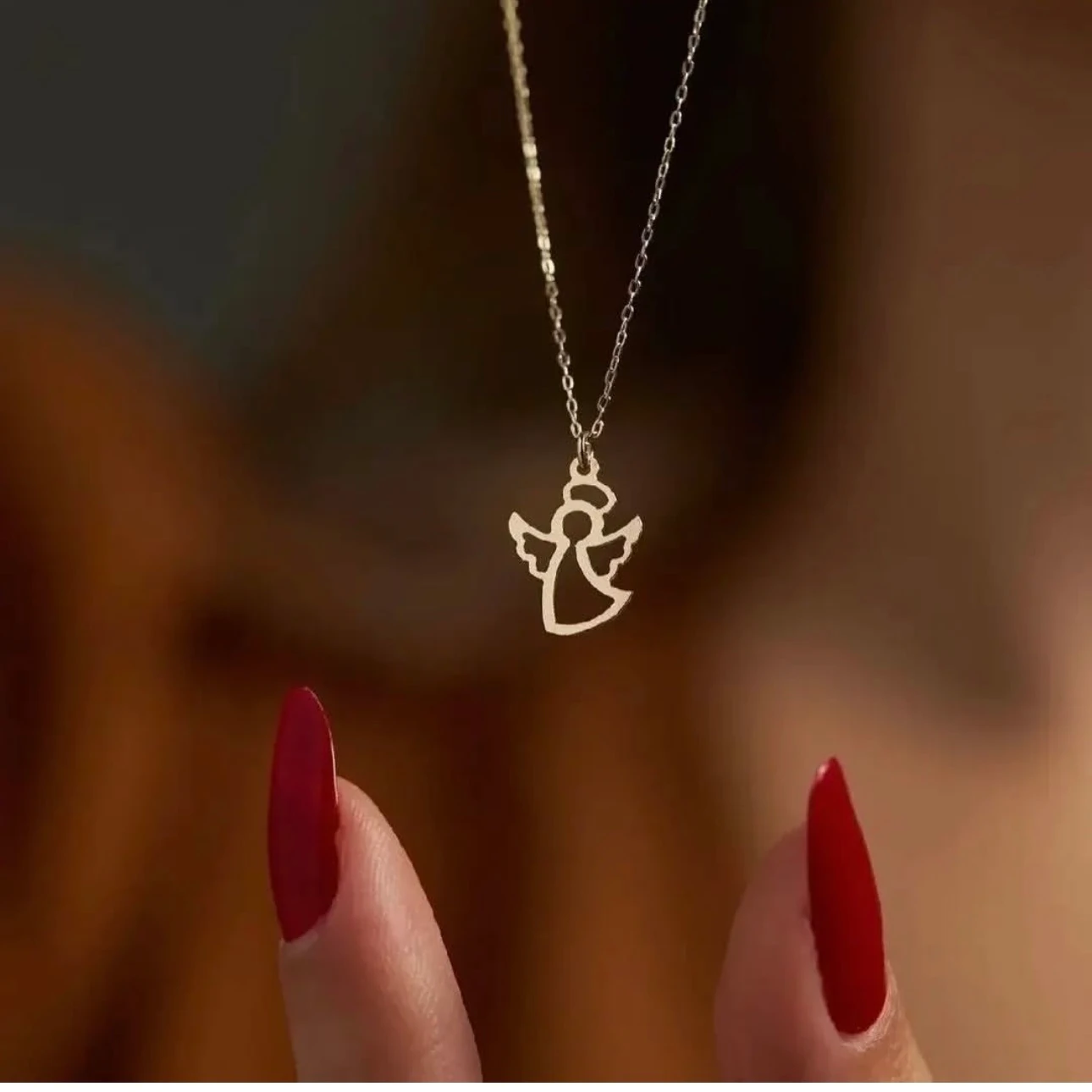 925 Ayar Gümüş Melek Figürlü Kolye – Zarif Koruyucu Melek Tasarımı 